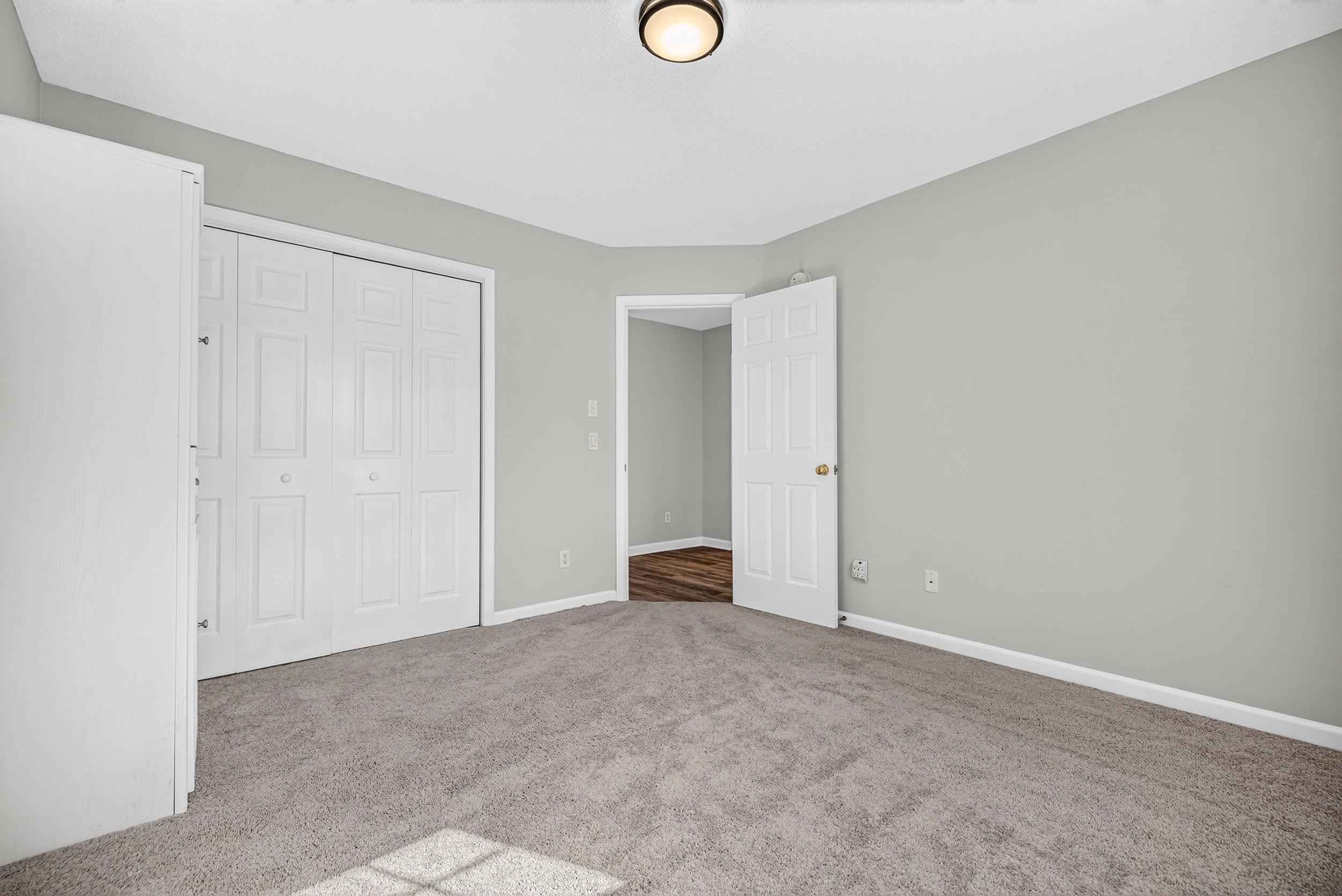 1120 King Edwards Way photo 40