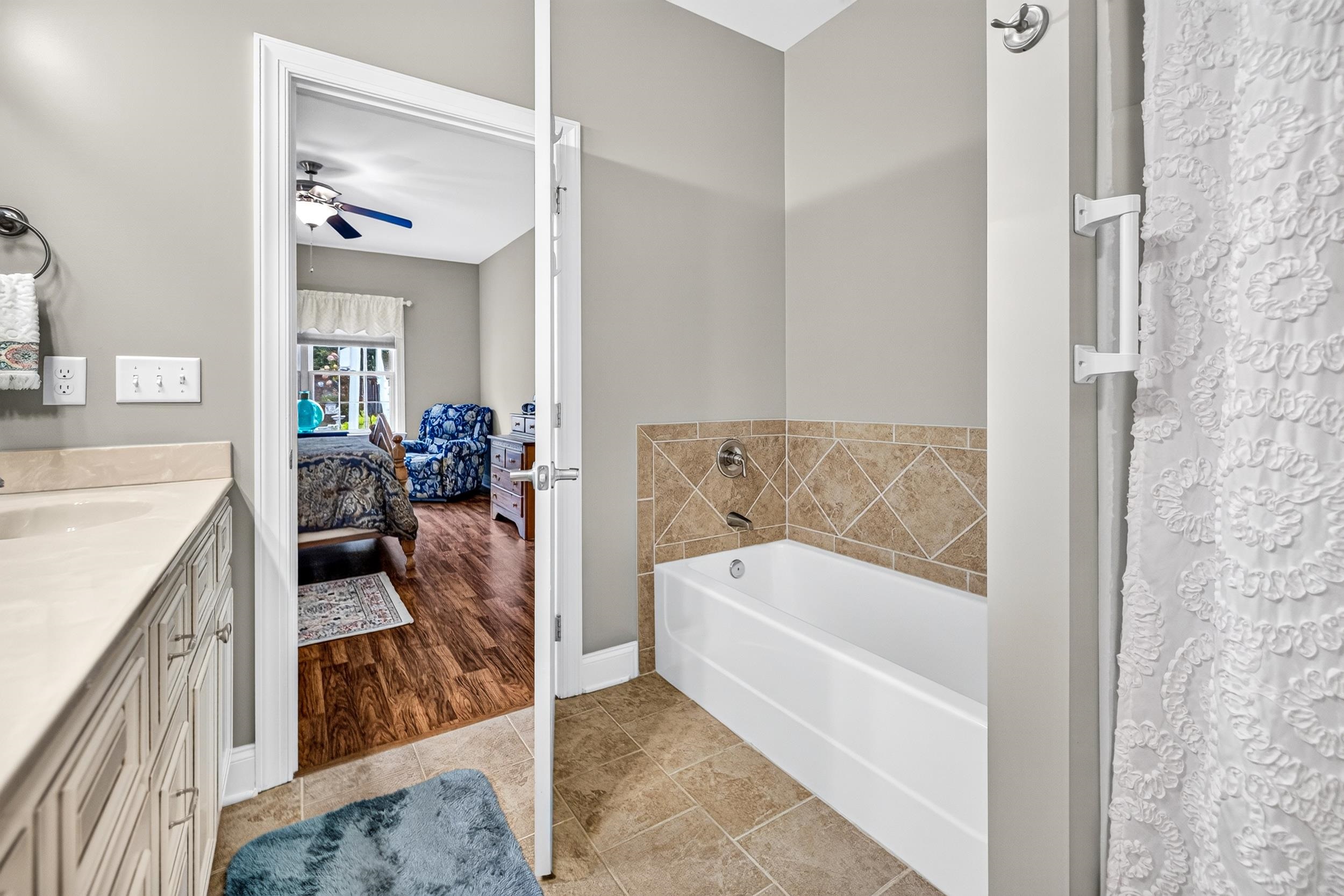 430 Callaway Cir photo 32