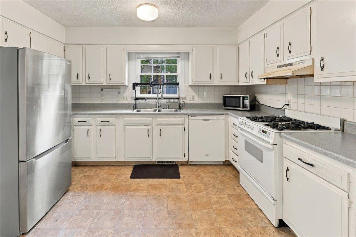 166 Westhampton Ct, Harrisonburg, VA 22801 - photo 10