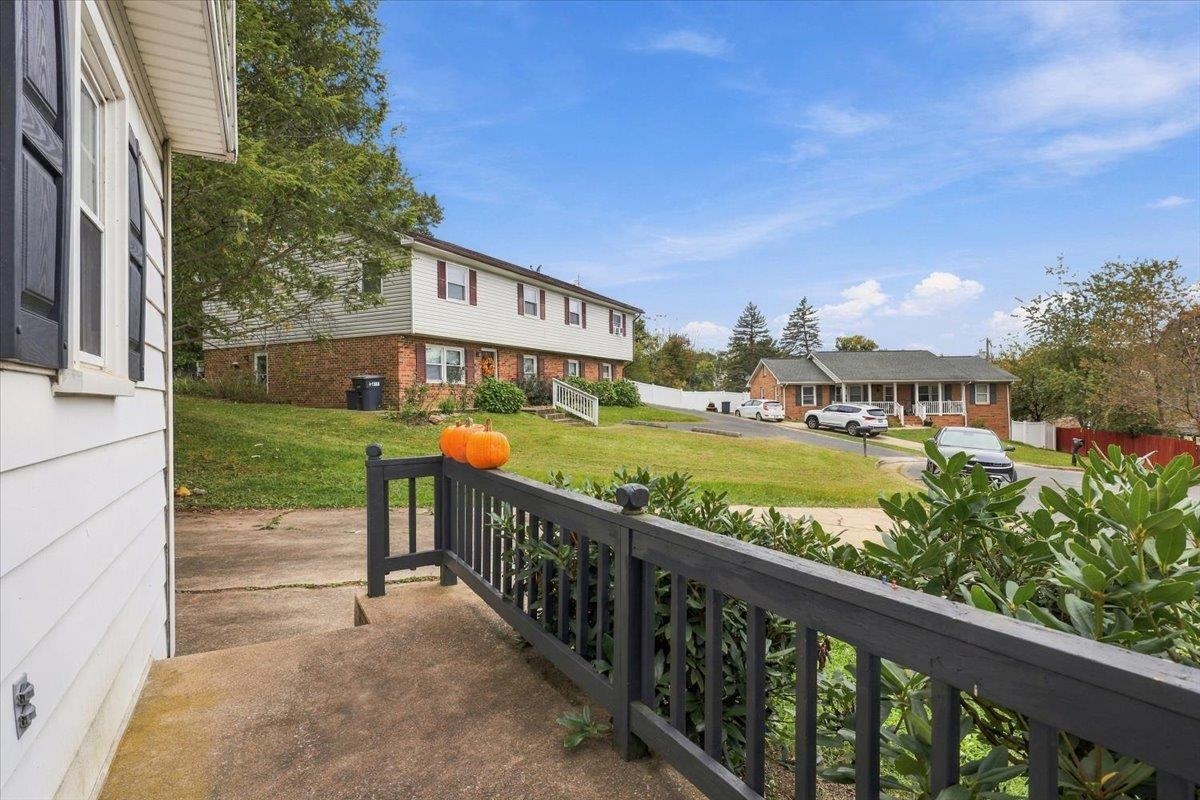 166 Westhampton Ct, Harrisonburg, VA 22801 - photo 3