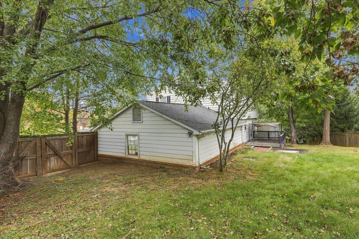 166 Westhampton Ct photo 34