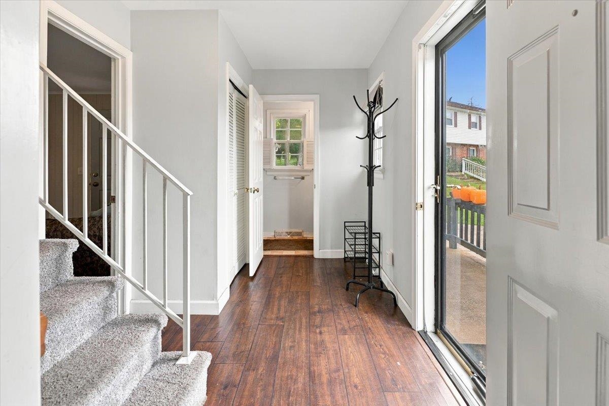 166 Westhampton Ct, Harrisonburg, VA 22801 - photo 4