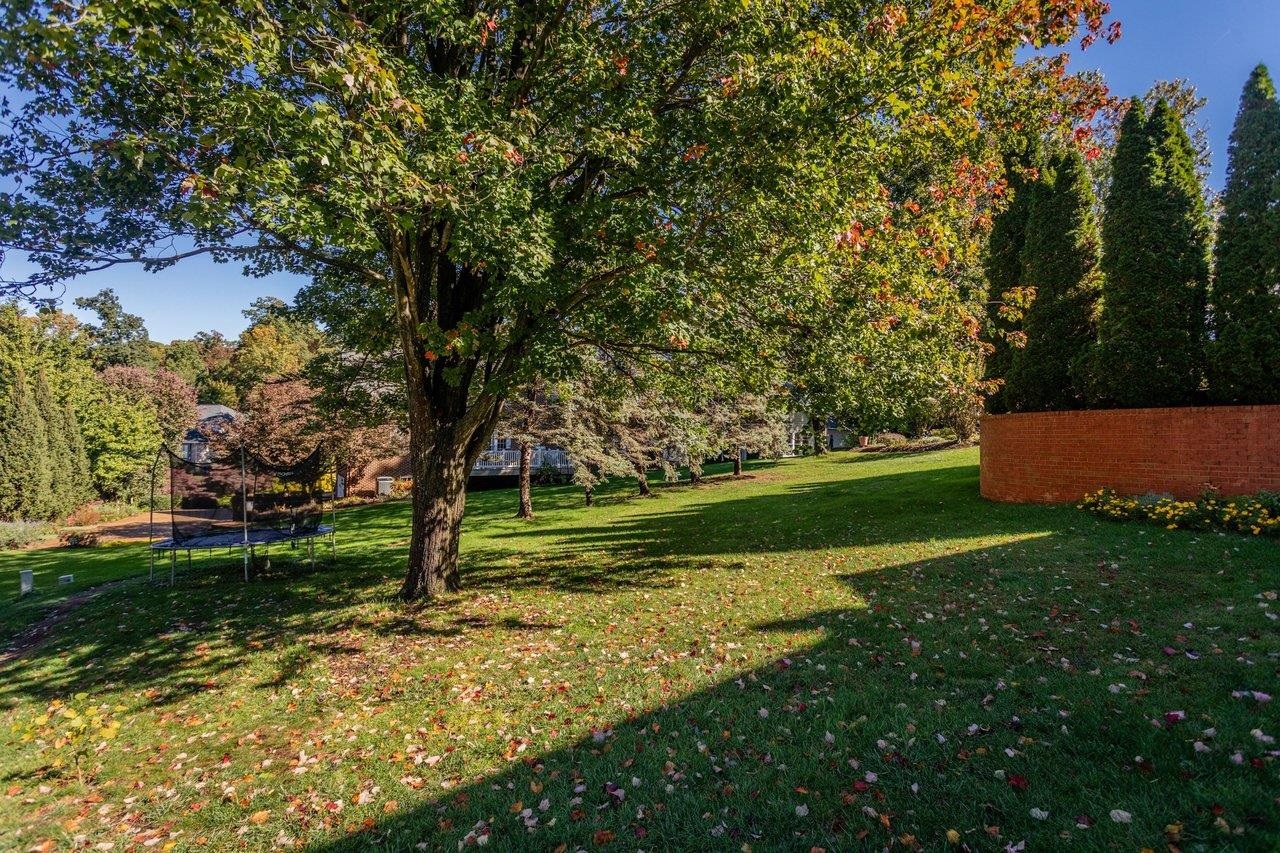 247 Divot Dr photo 70