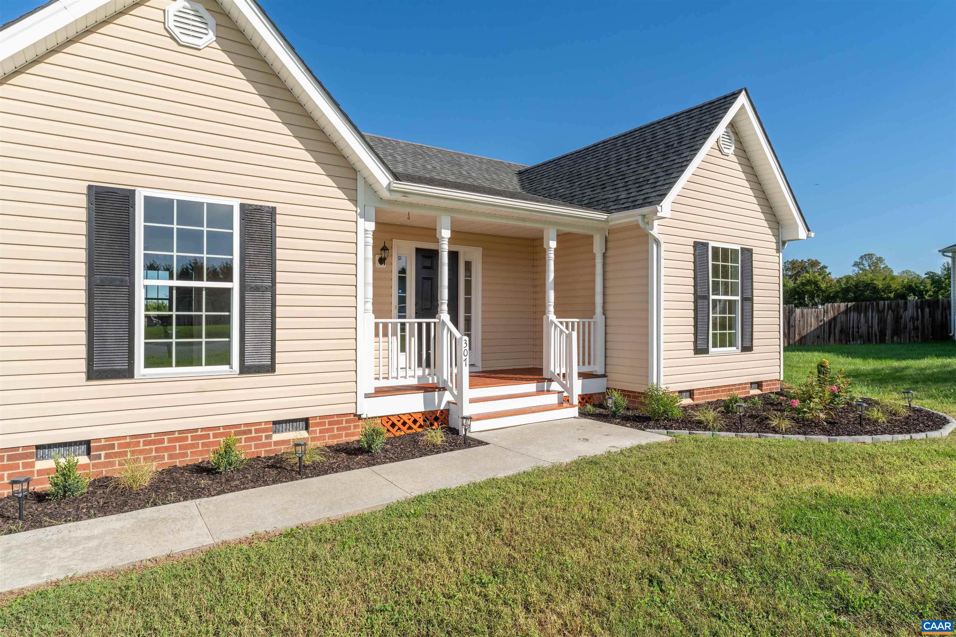 307 Ironhound Dr, Troy, VA 22974 - photo 2