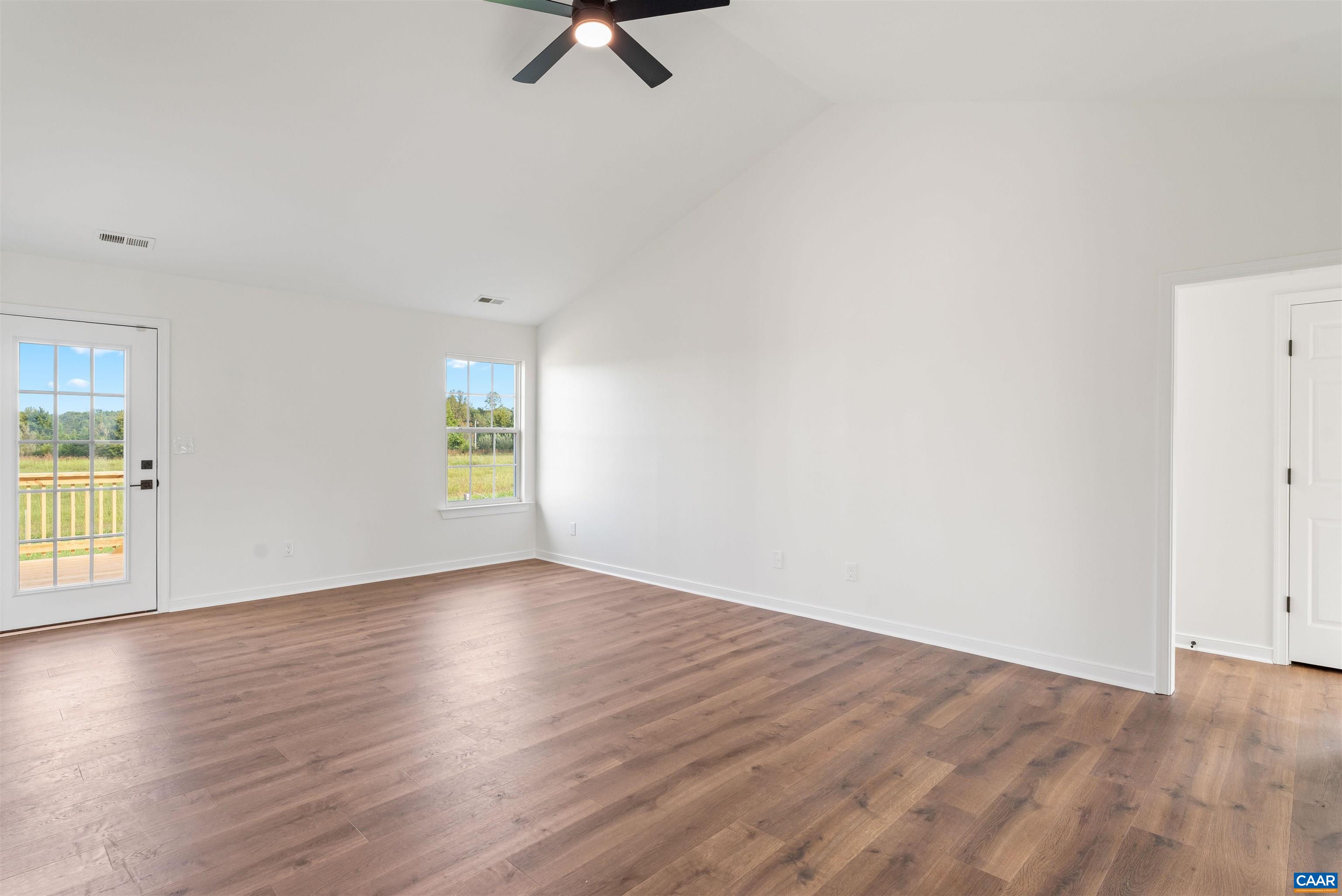 307 Ironhound Dr, Troy, VA 22974 - photo 3