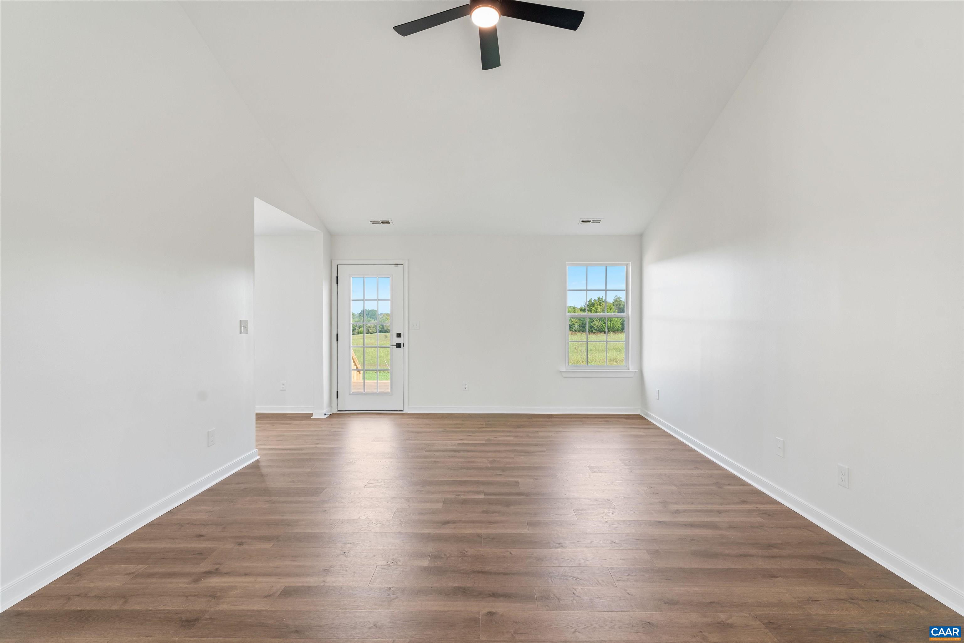 307 Ironhound Dr, Troy, VA 22974 - photo 4