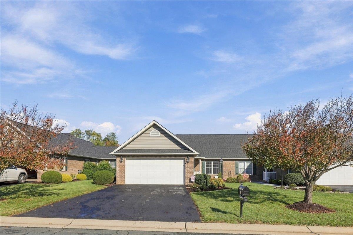 19 Saint Ives Dr, Fishersville, VA 22939 - photo 2