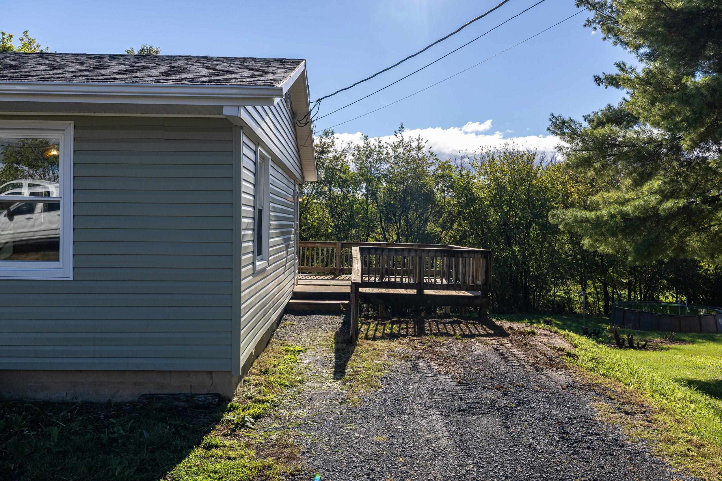 15502 Forestville Rd photo 32