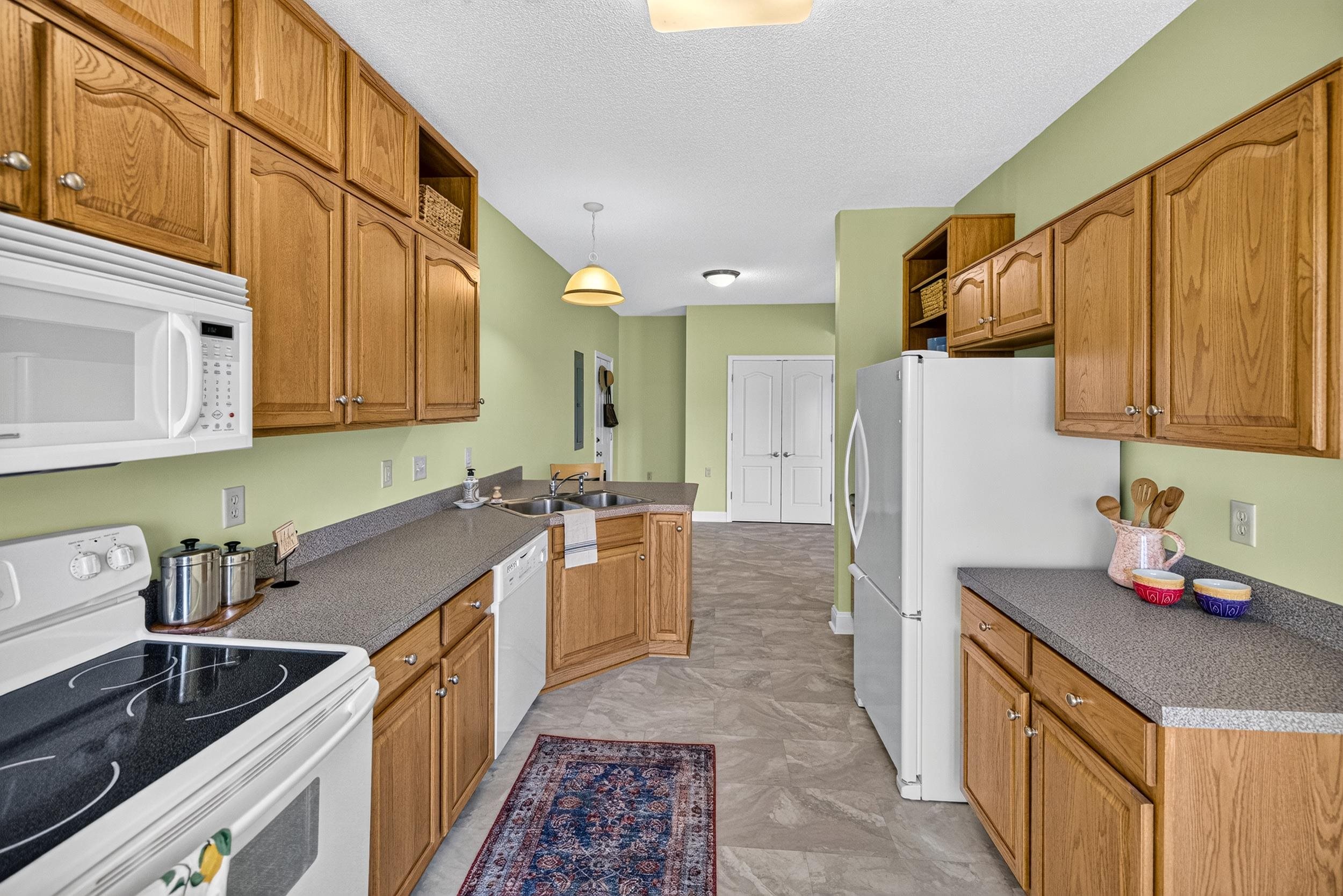 2263 Lake Terrace Dr photo 13
