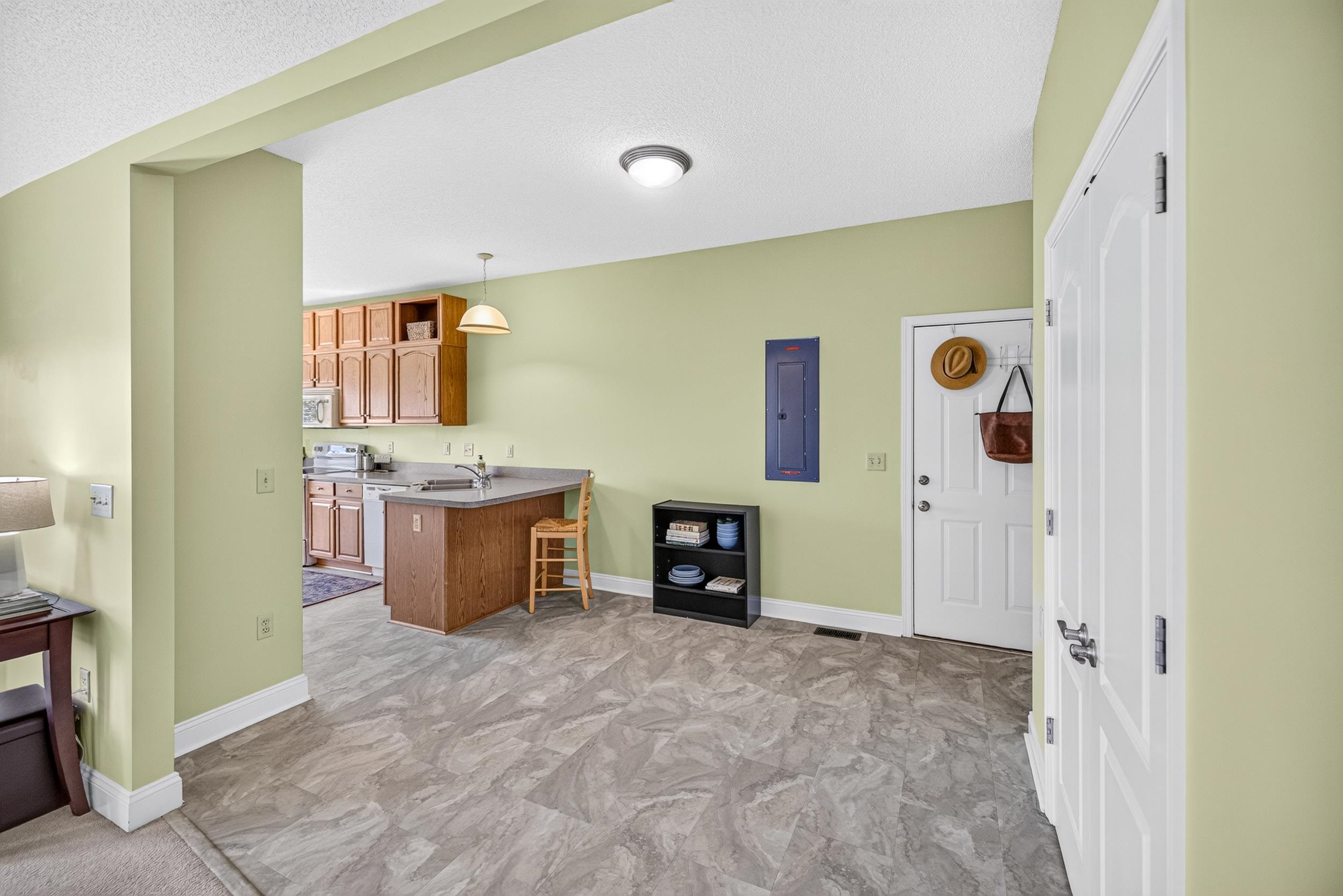 2263 Lake Terrace Dr photo 15