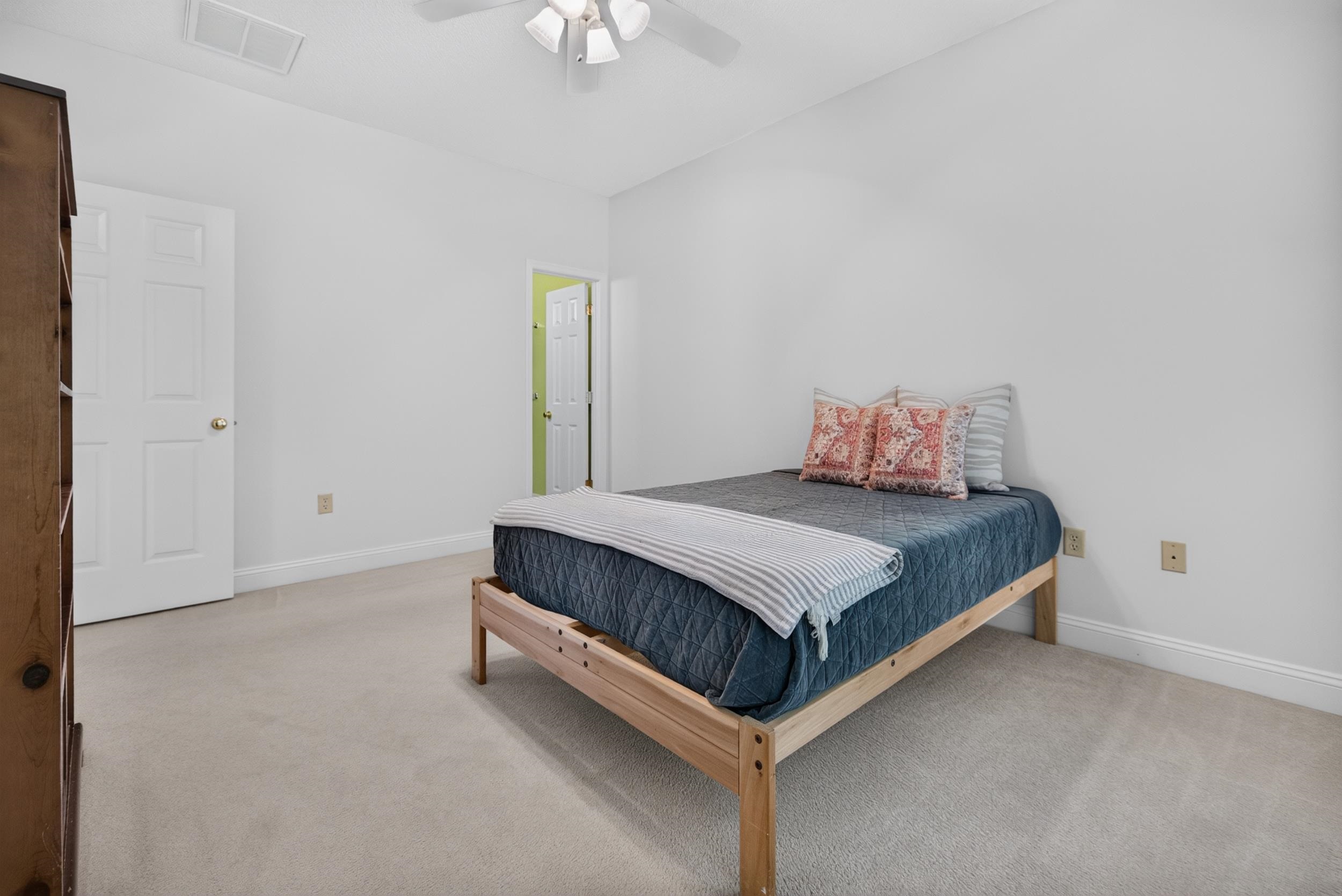 2263 Lake Terrace Dr photo 27