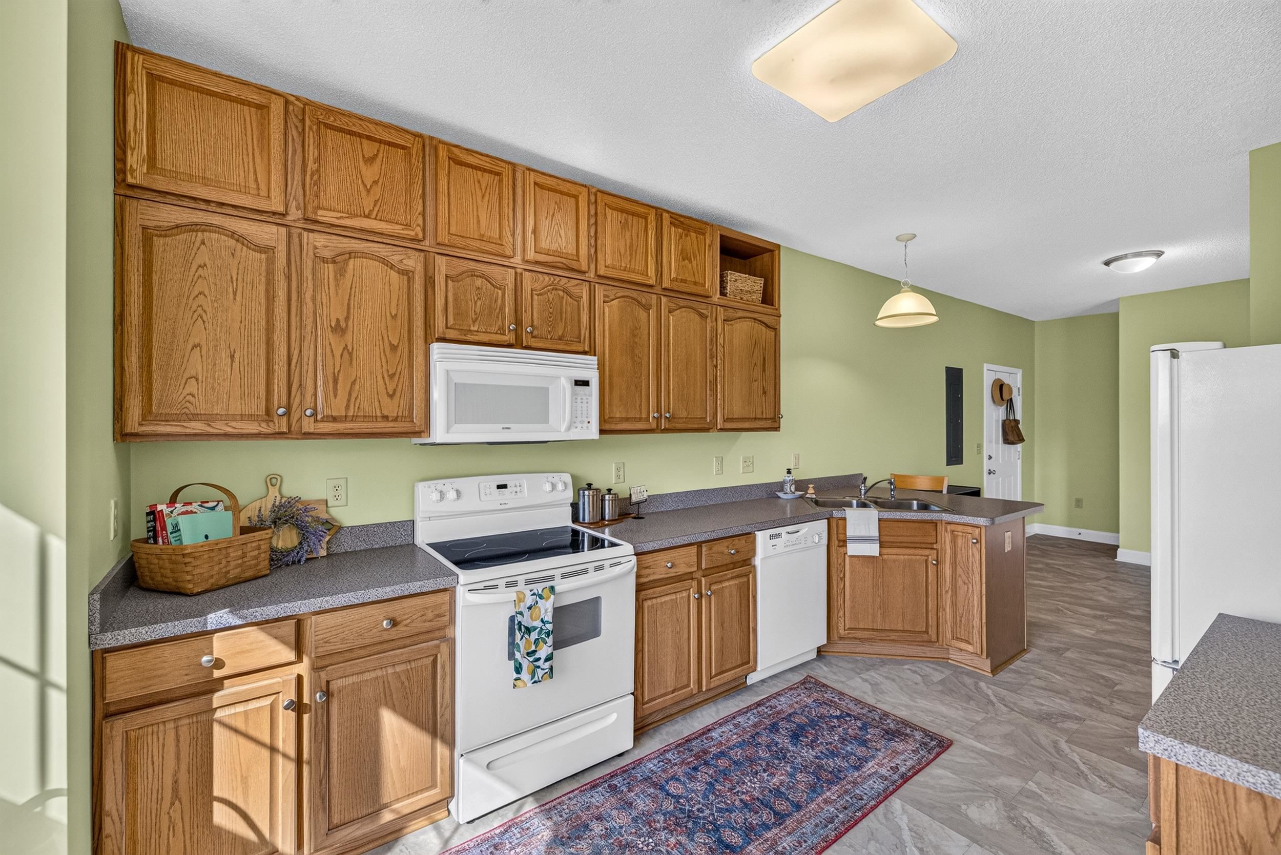 2263 Lake Terrace Dr photo 4