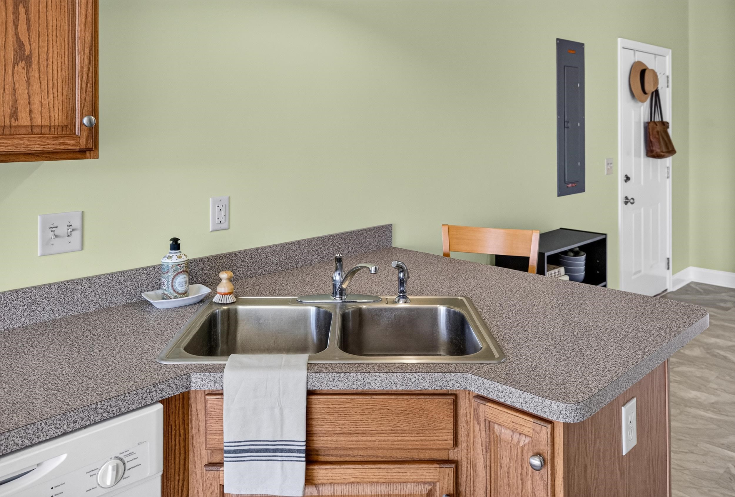 2263 Lake Terrace Dr photo 7