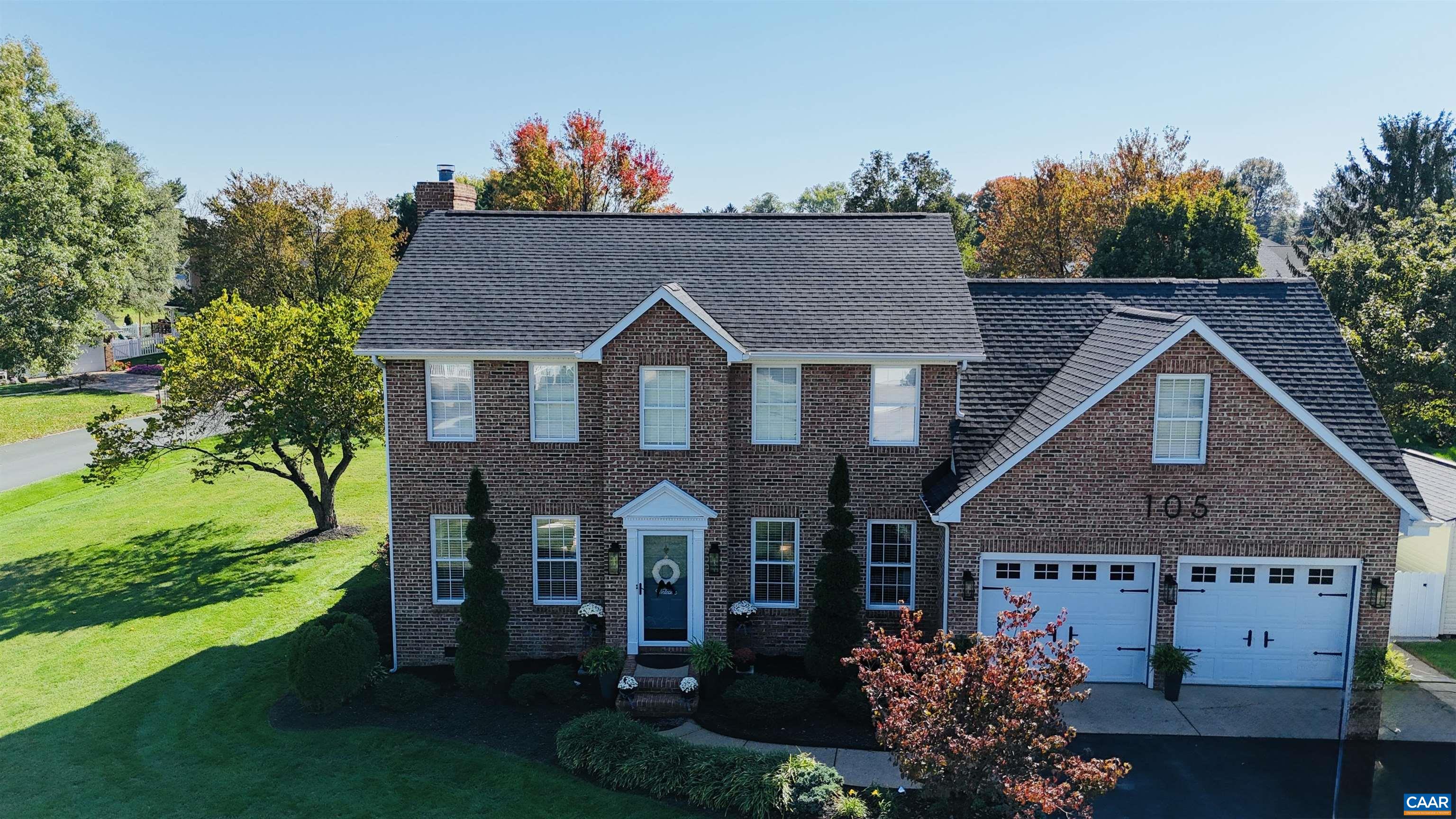 105 Willow Dr photo 2