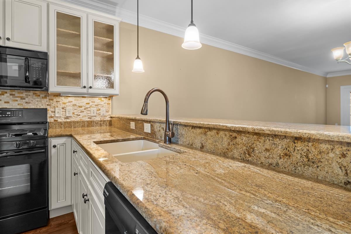 104 Hollen Mill Ct, Bridgewater, VA 22812 - photo 9