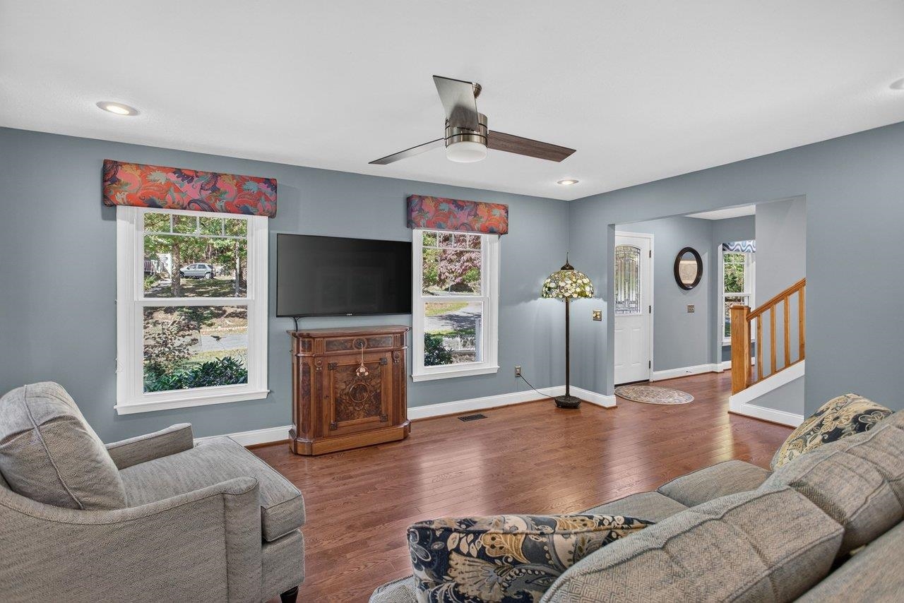 340 Elk Ln photo 11
