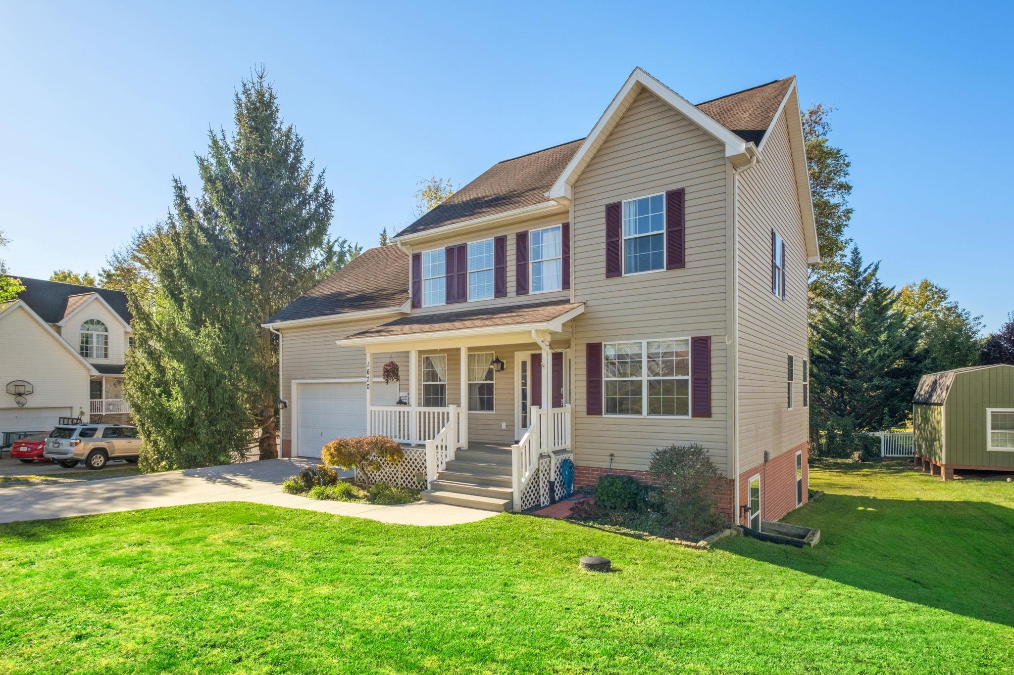 1670 Briarcrest Dr photo 2