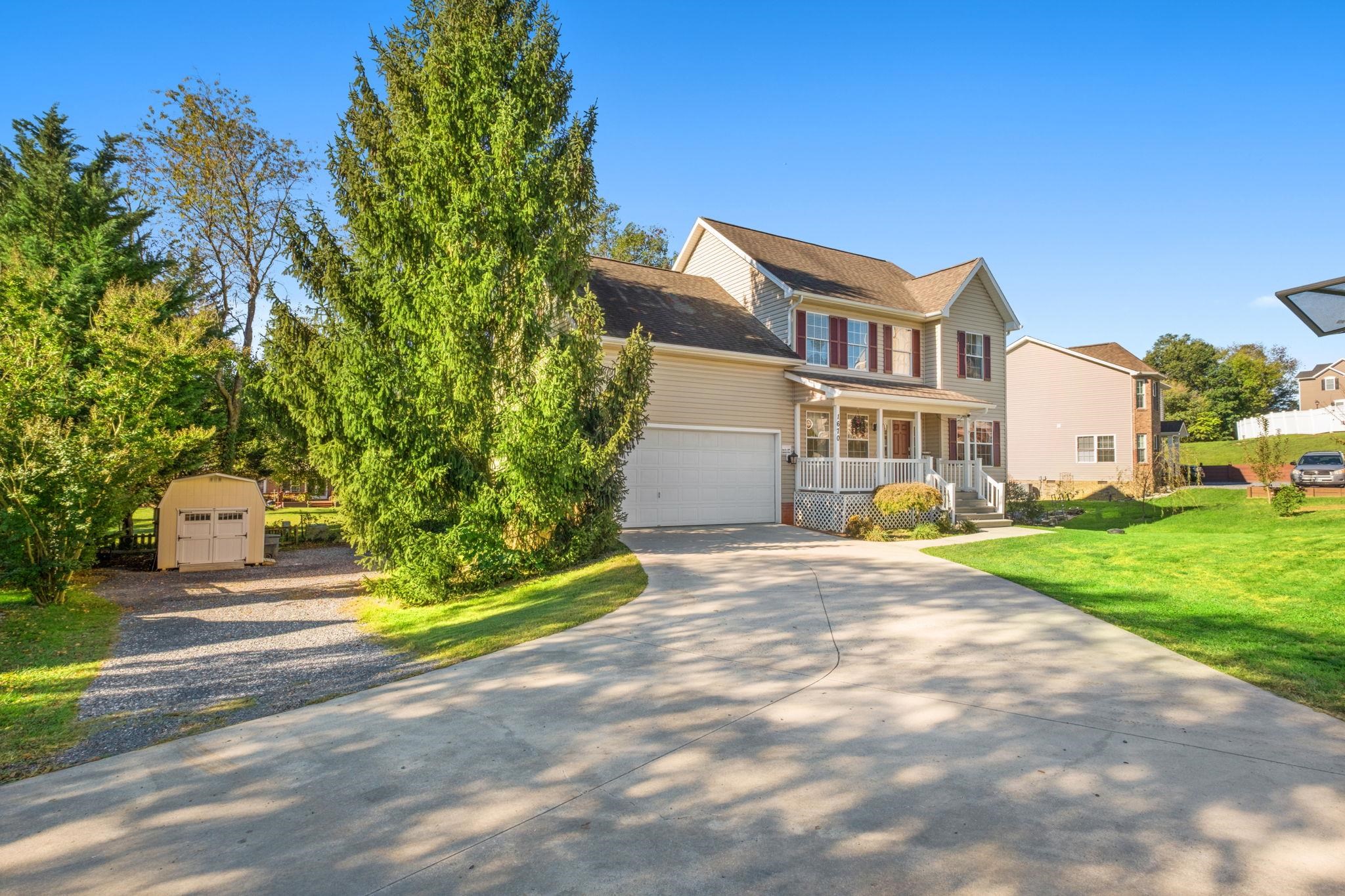 1670 Briarcrest Dr photo 3