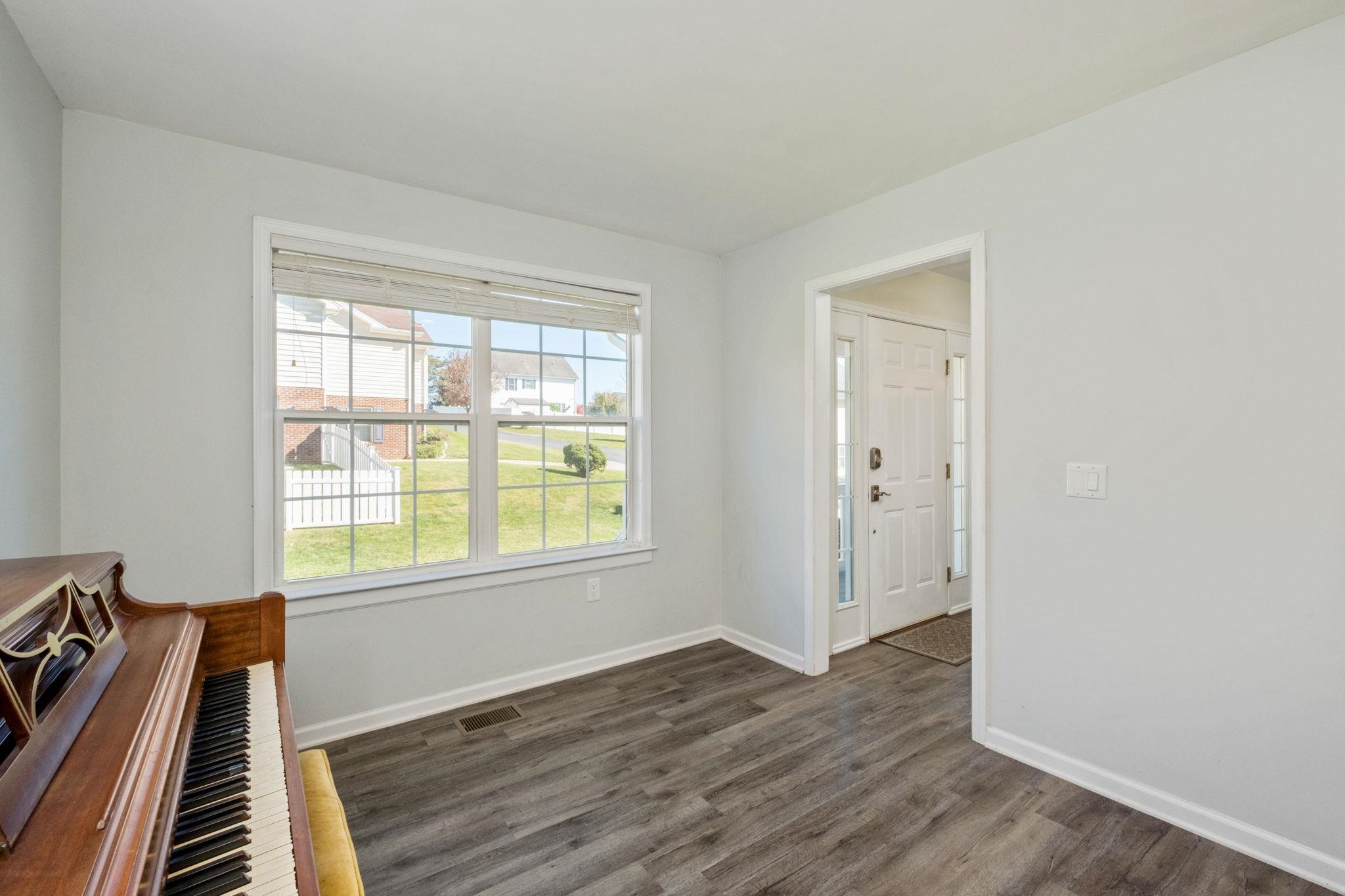 1670 Briarcrest Dr photo 9