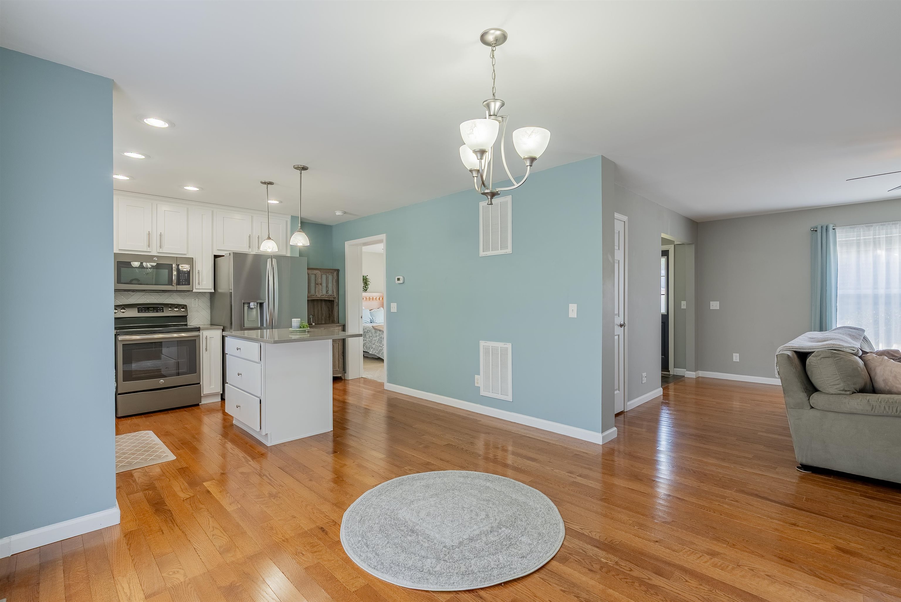 4260 Wiltshire St photo 16