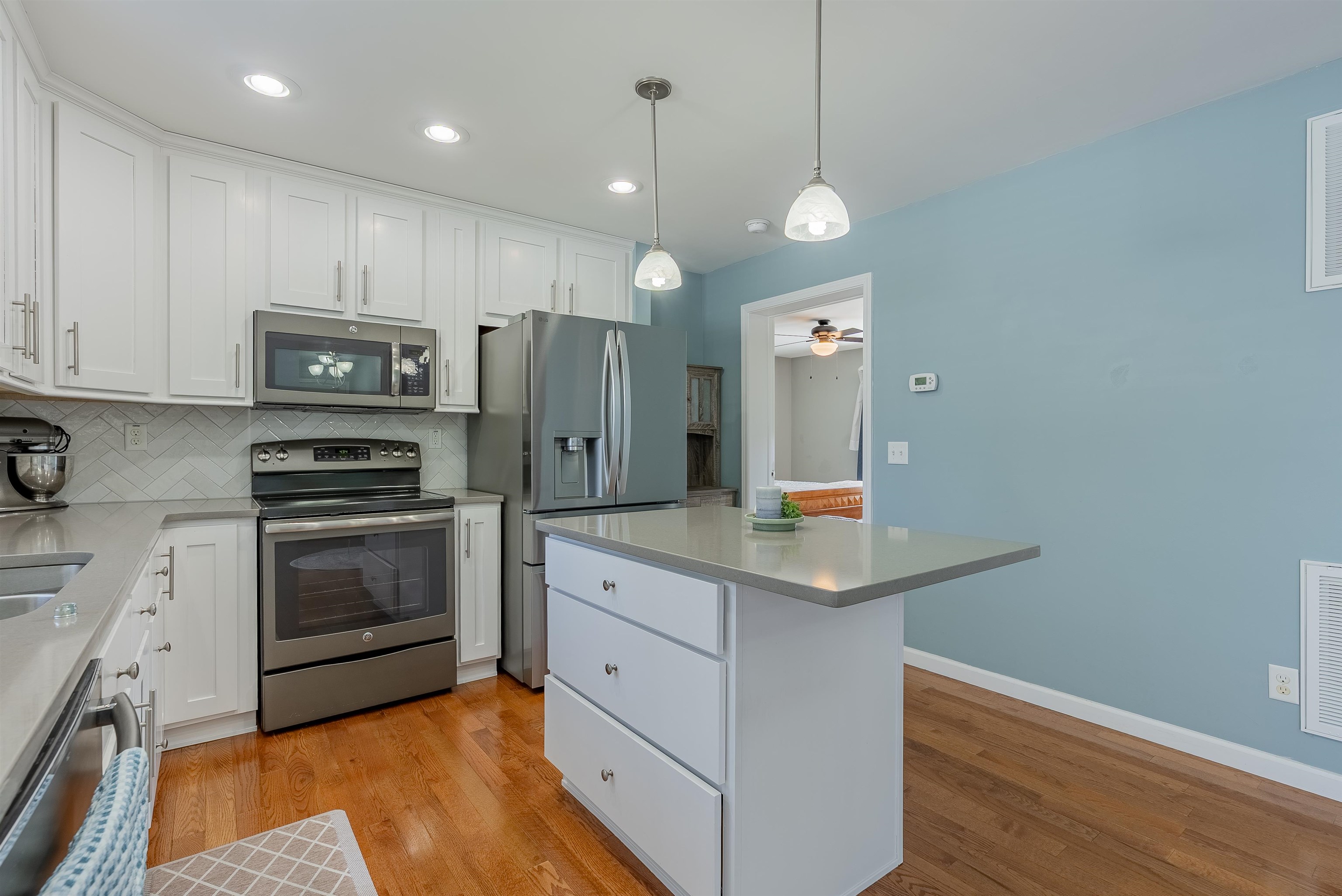 4260 Wiltshire St photo 23