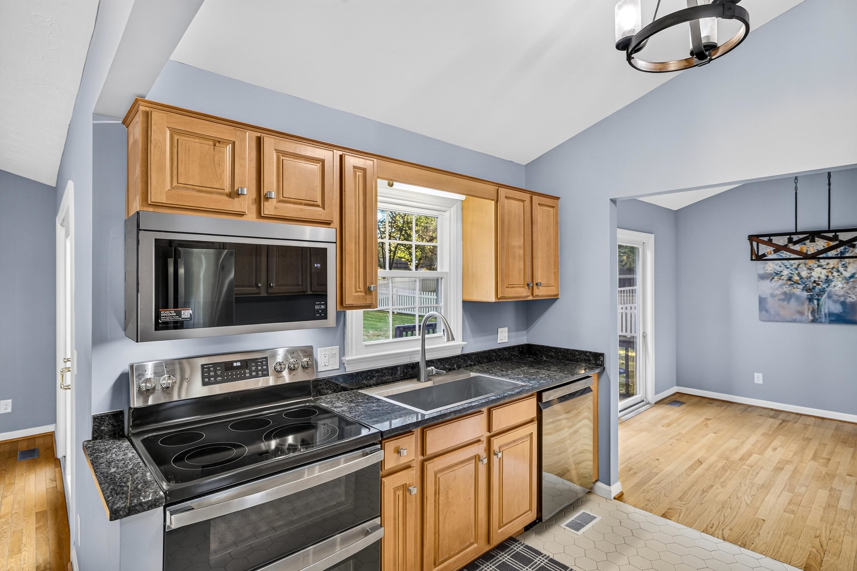 951 Mockingbird Dr photo 13