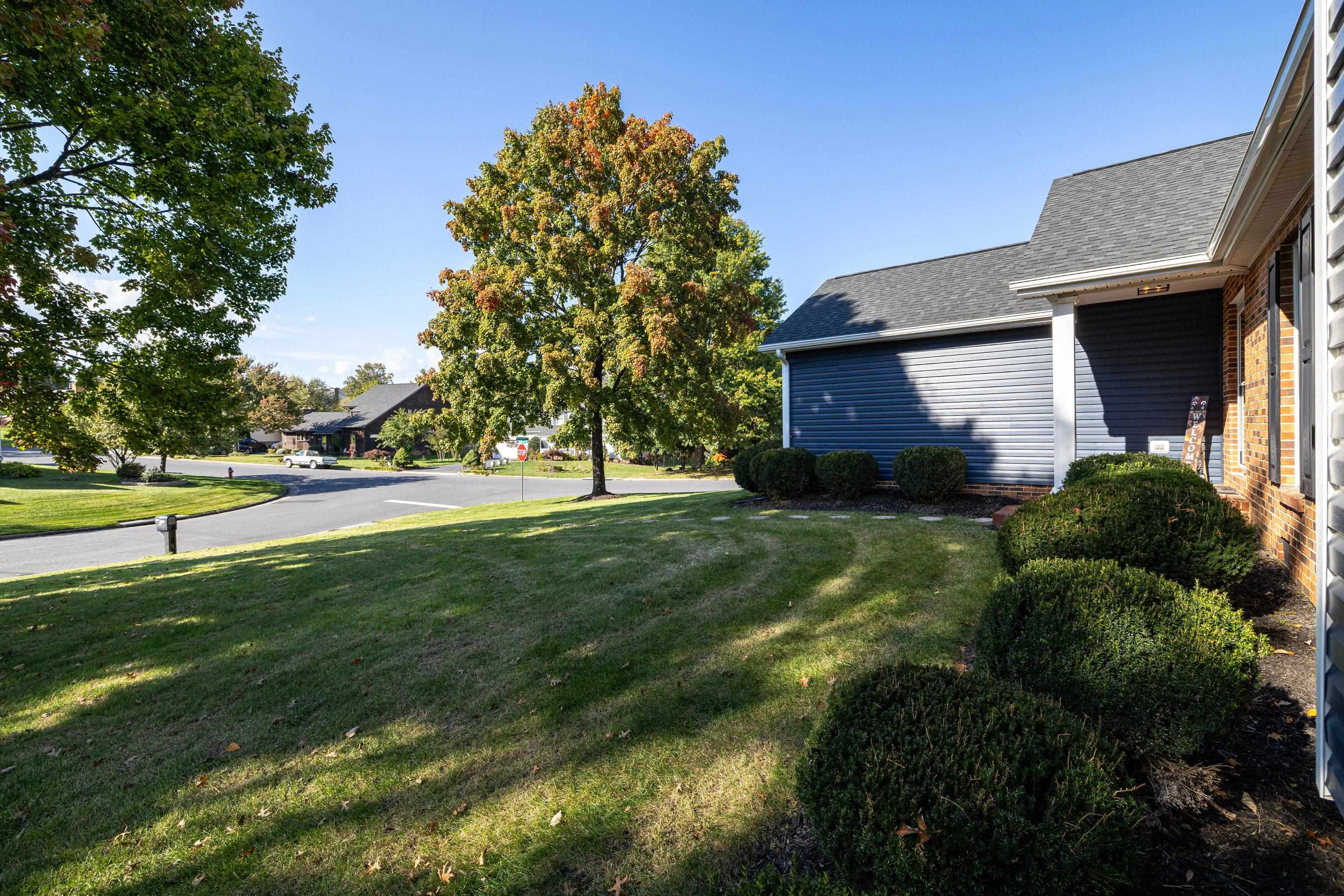 951 Mockingbird Dr photo 53
