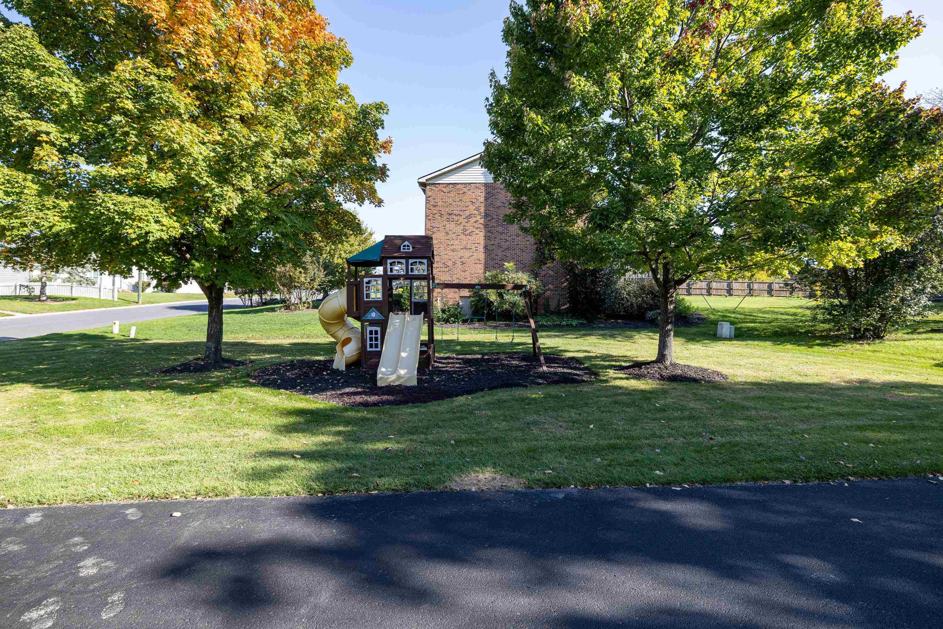 951 Mockingbird Dr photo 64