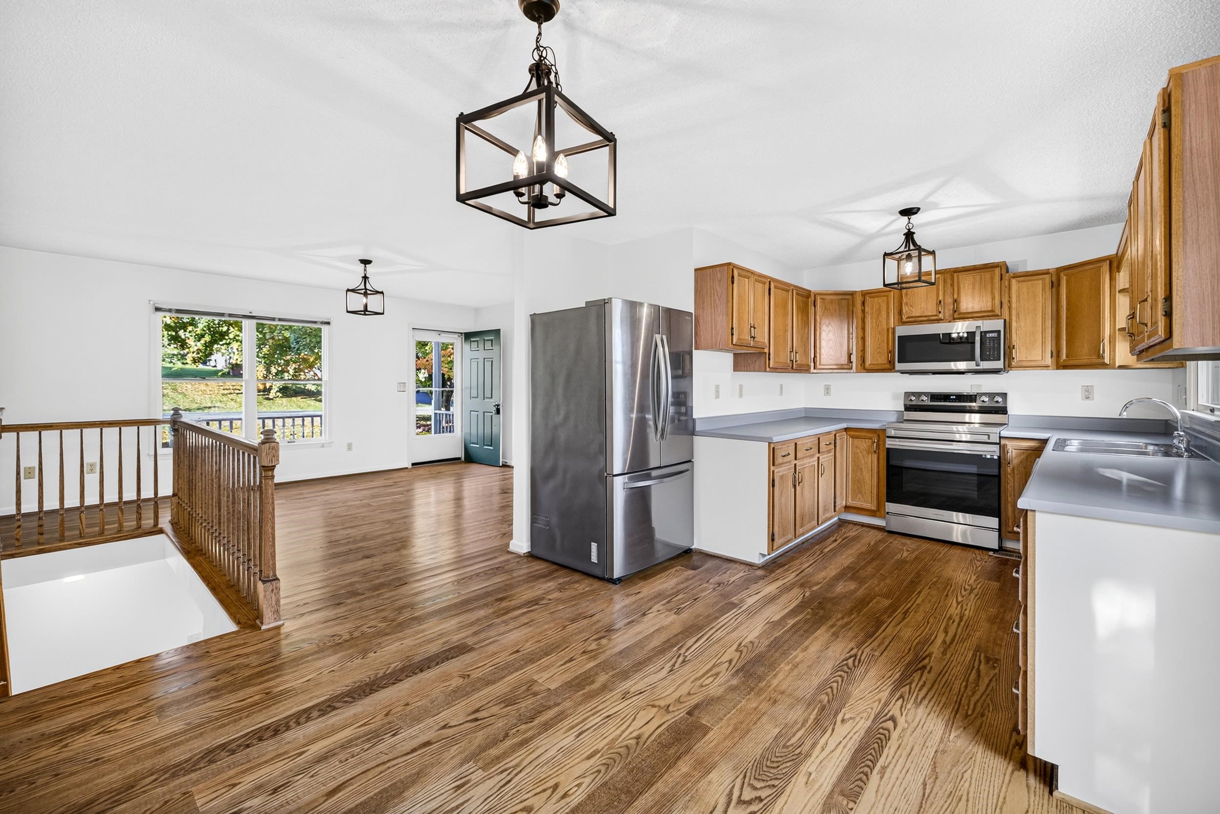 5908 W Donnagail Dr, Penn Laird, VA 22846 - photo 2