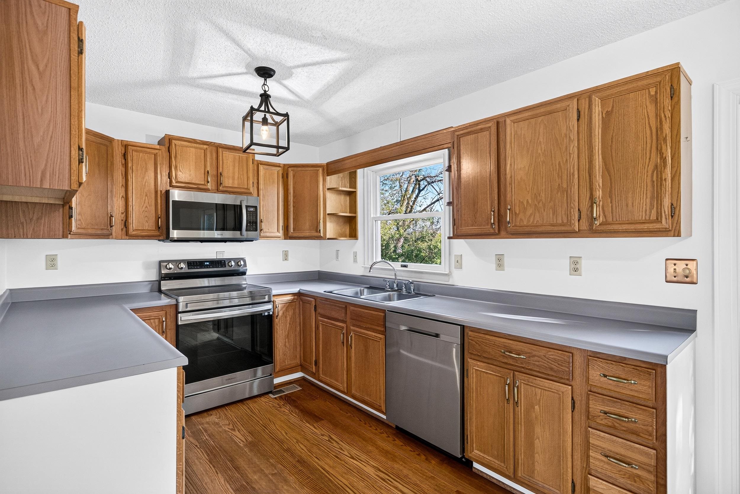 5908 W Donnagail Dr, Penn Laird, VA 22846 - photo 5