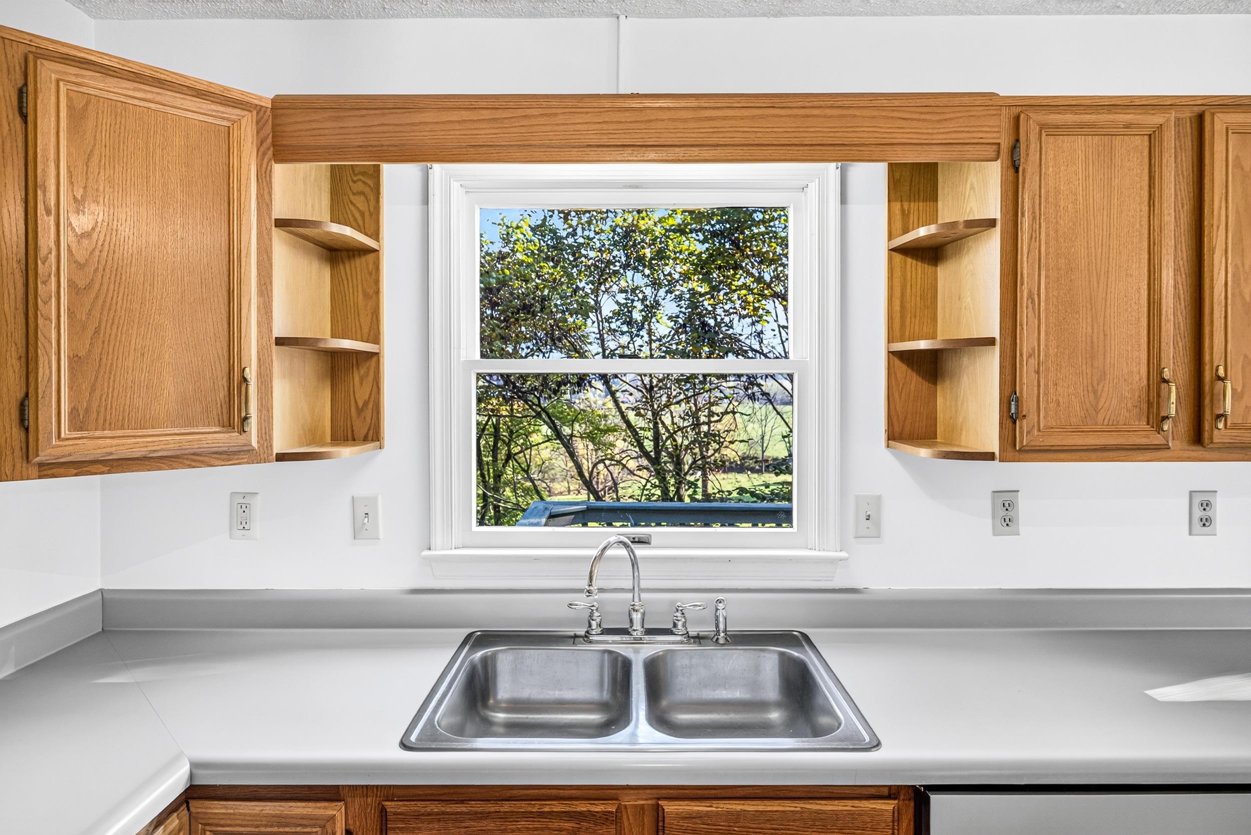 5908 W Donnagail Dr, Penn Laird, VA 22846 - photo 6