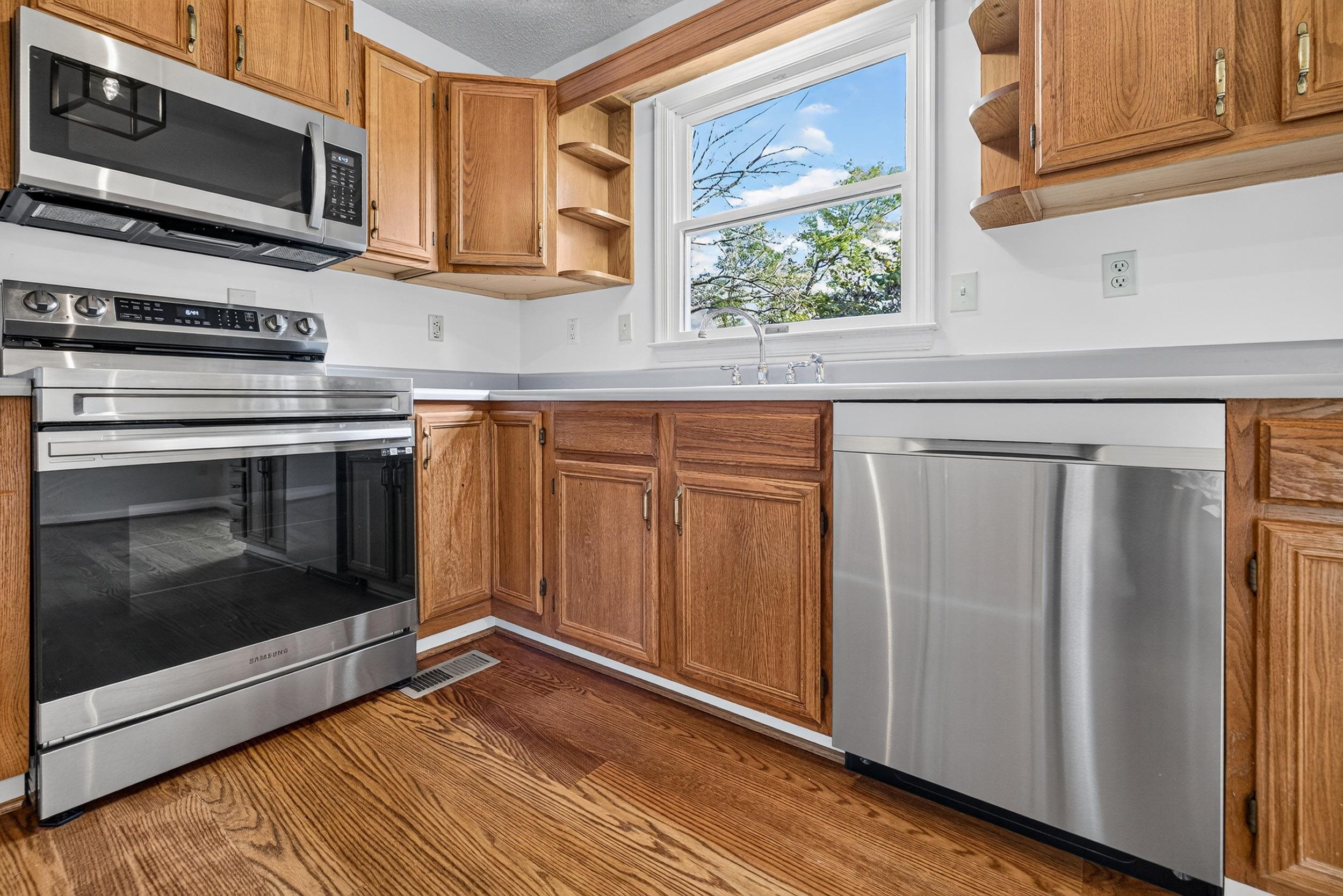 5908 W Donnagail Dr, Penn Laird, VA 22846 - photo 8