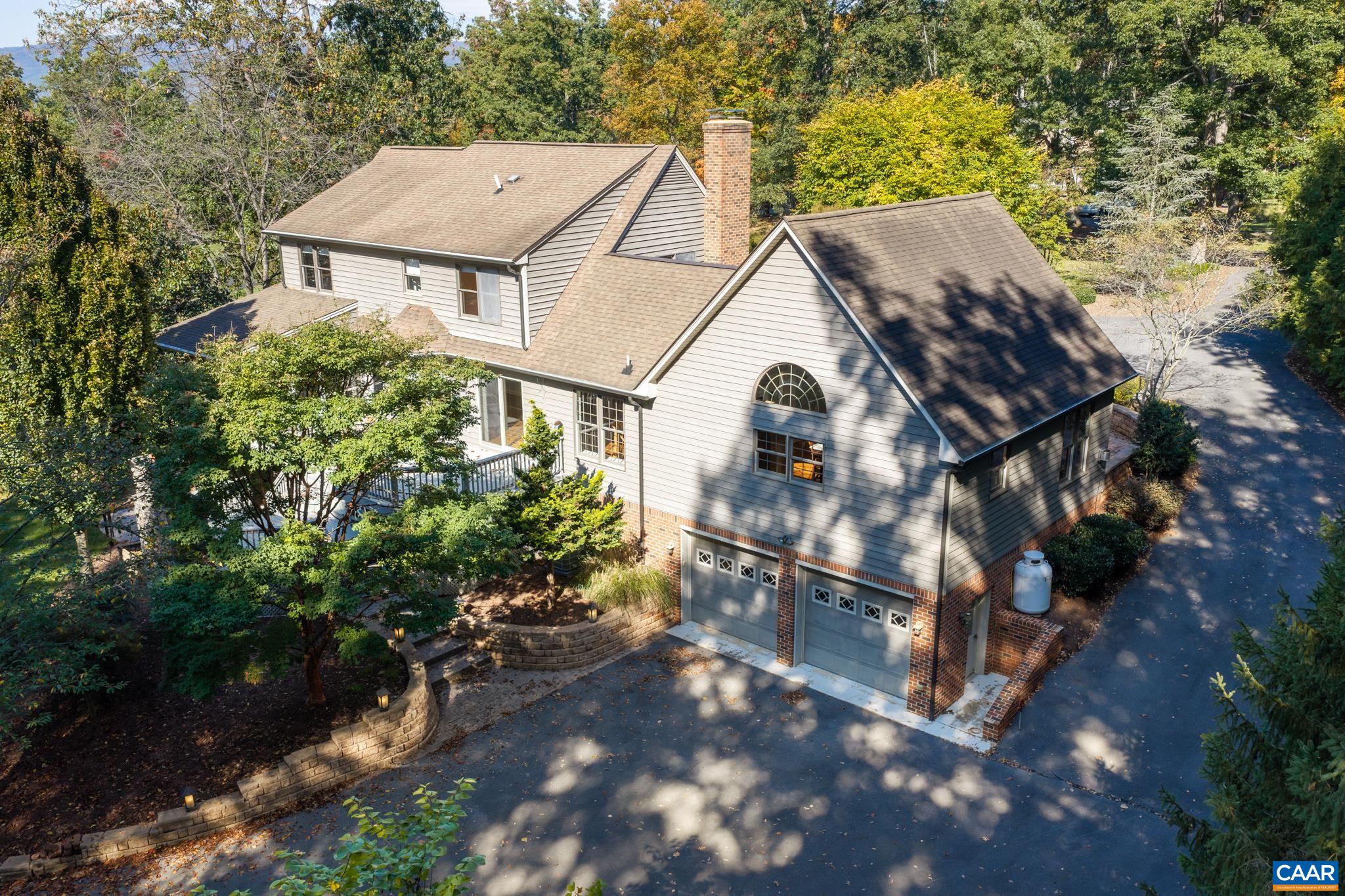 686 E F St photo 55
