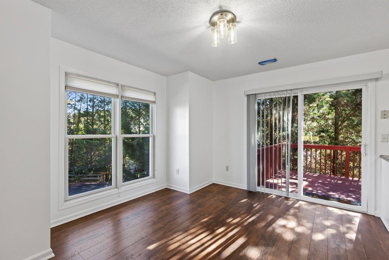 820 Camelot Ln photo 14