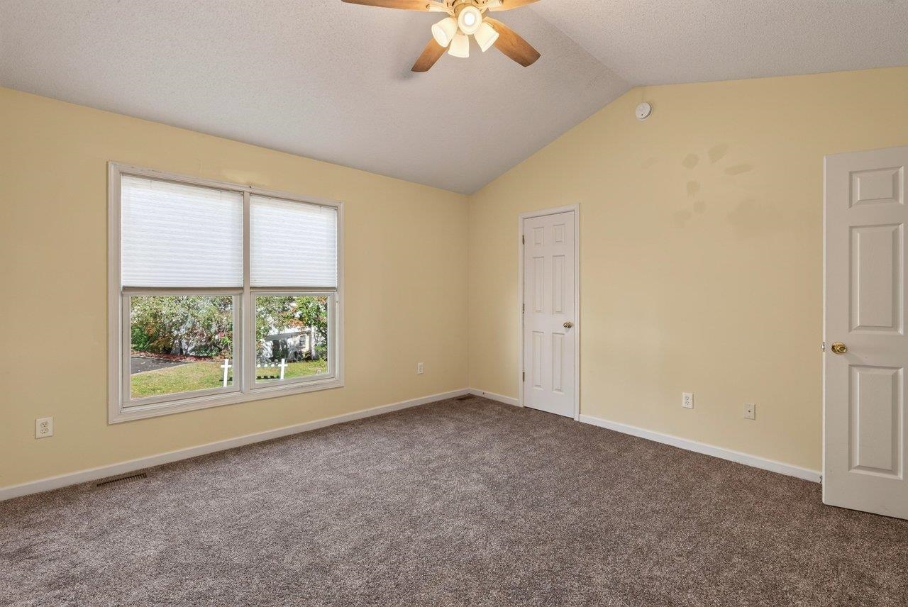 820 Camelot Ln photo 25
