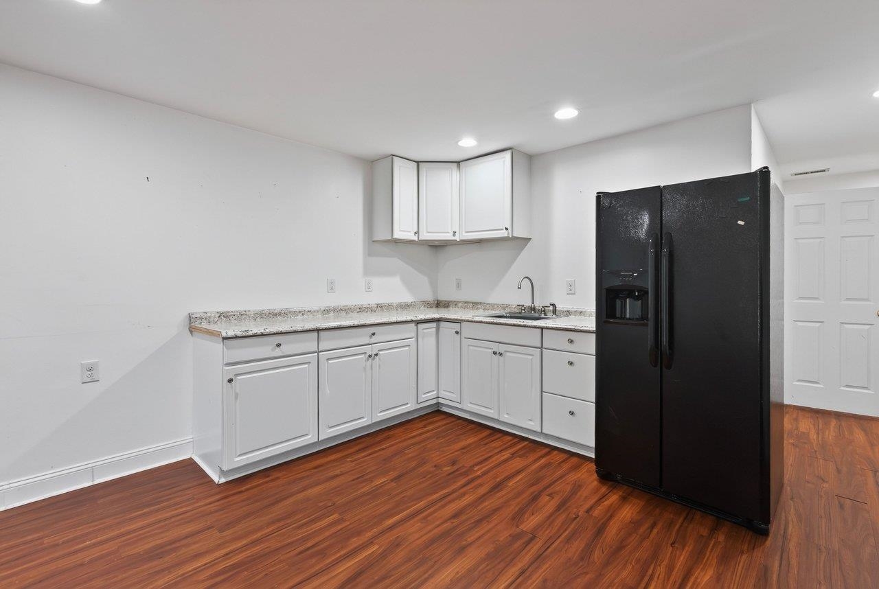 820 Camelot Ln photo 37