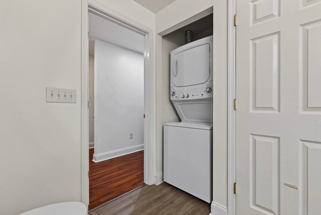 820 Camelot Ln photo 38