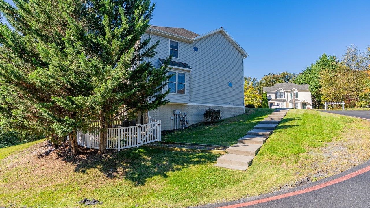 820 Camelot Ln photo 46