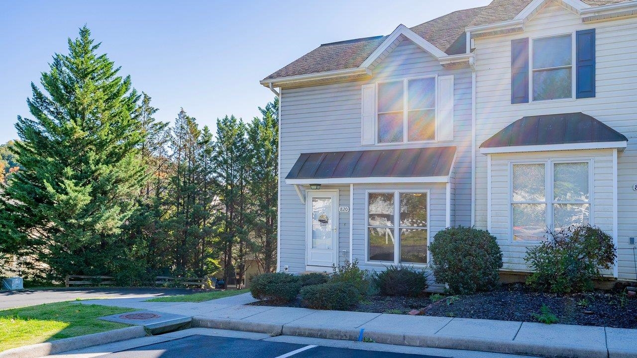 820 Camelot Ln photo 48