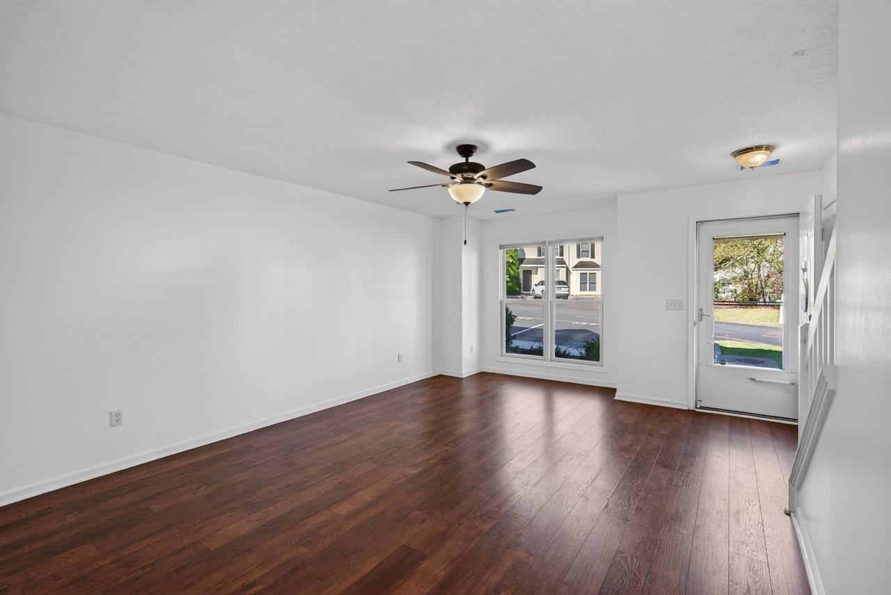 820 Camelot Ln photo 8