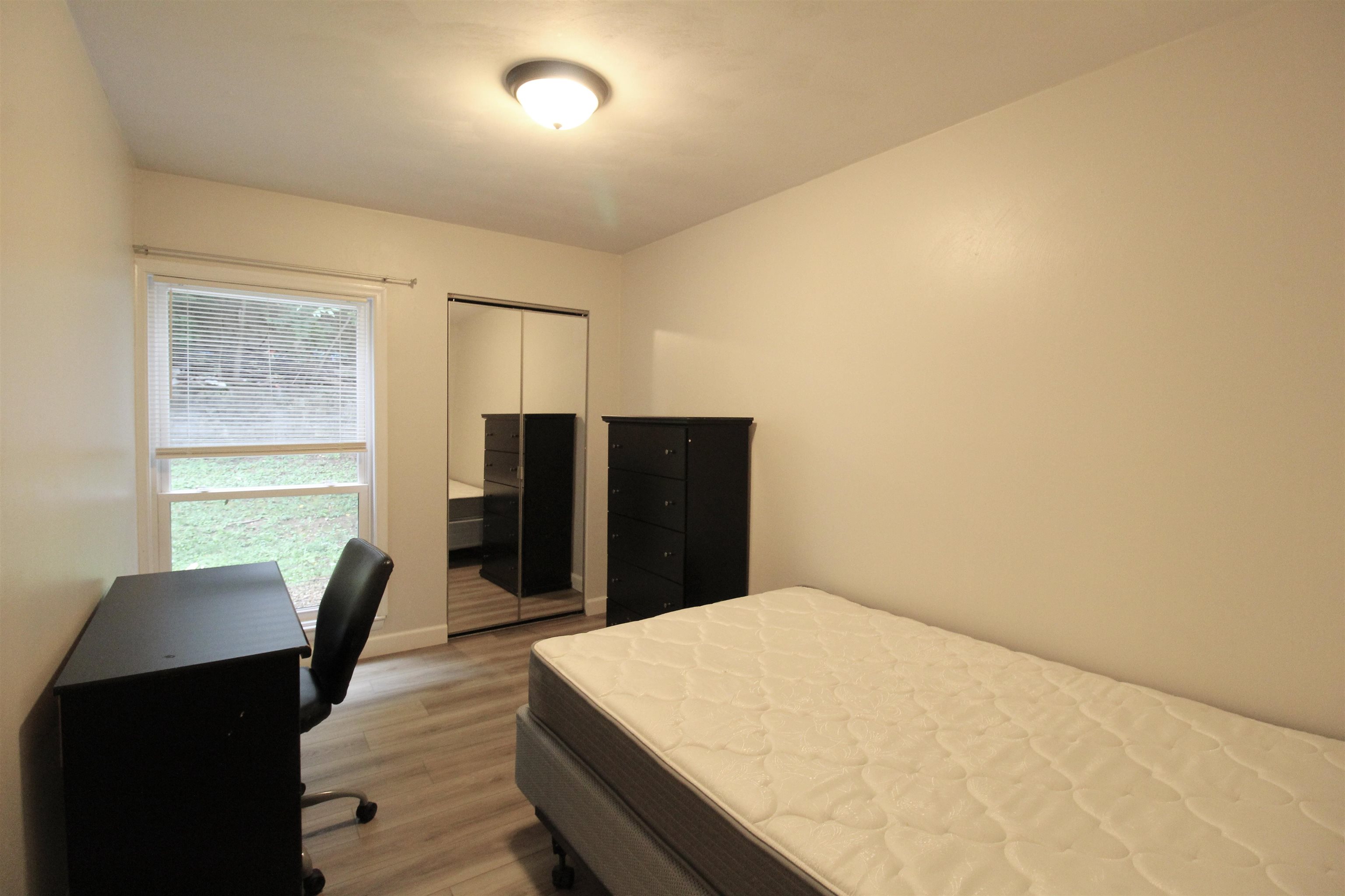 1362 Bradley Dr photo 8