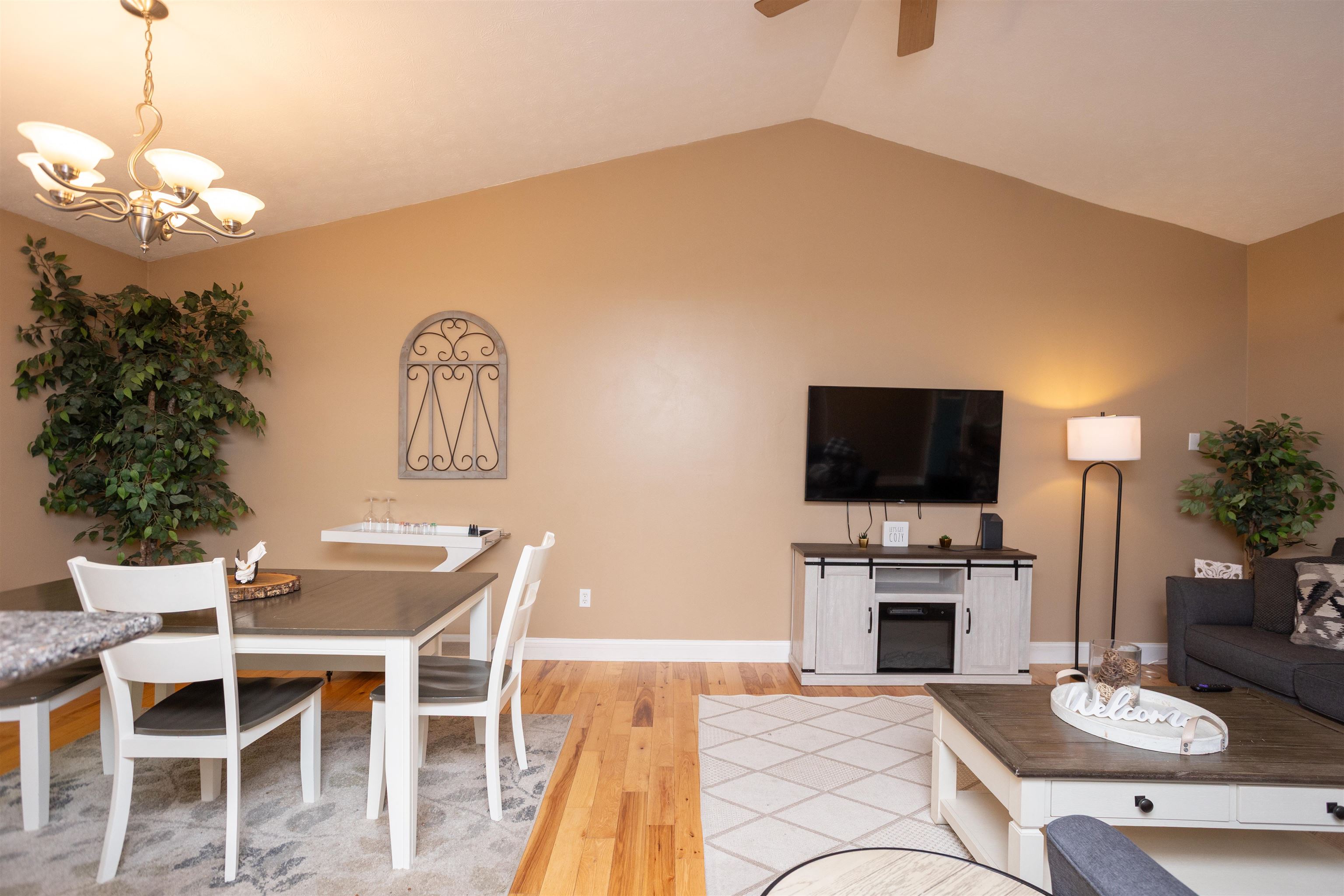 170 Pleasant Ln photo 13