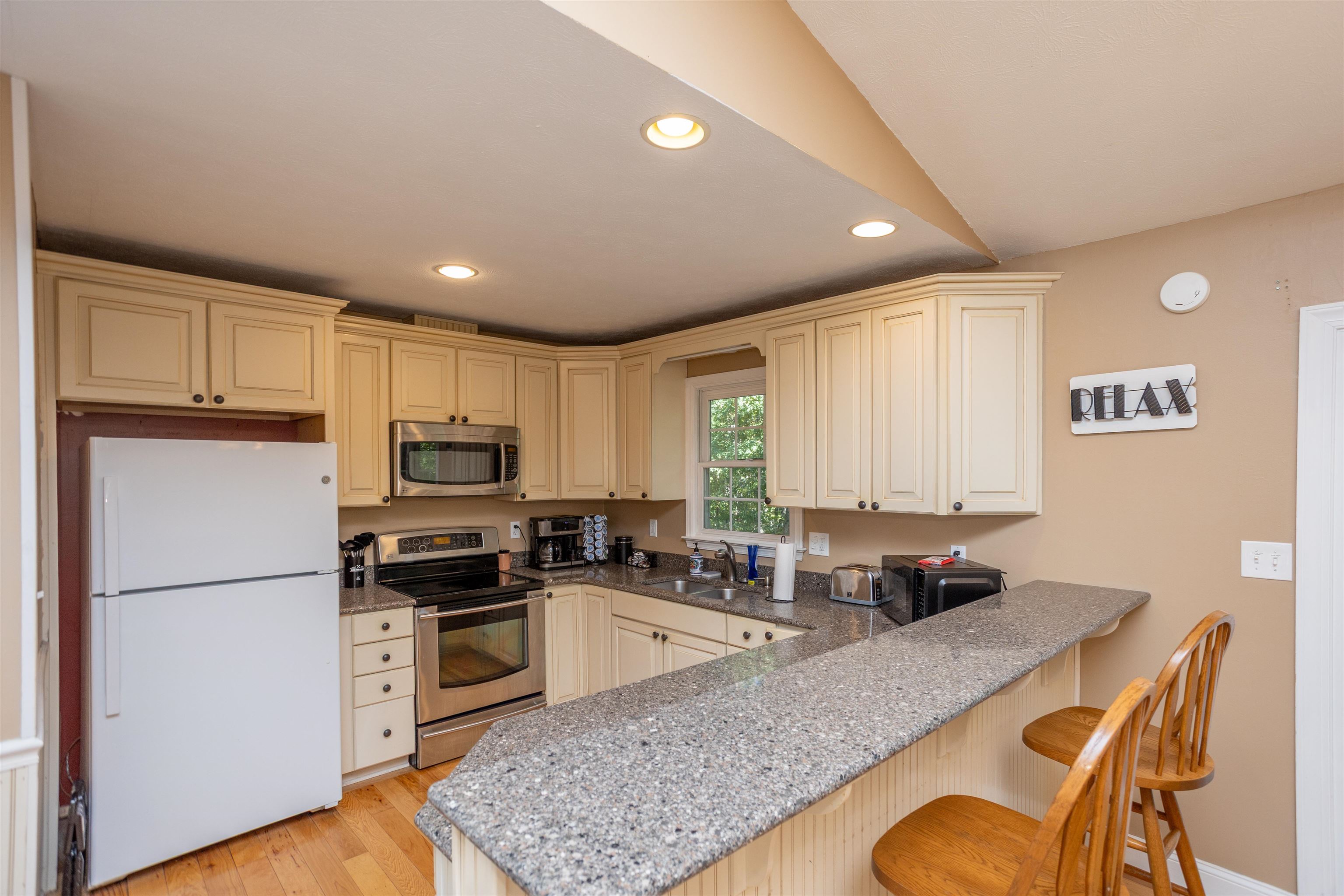 170 Pleasant Ln photo 16