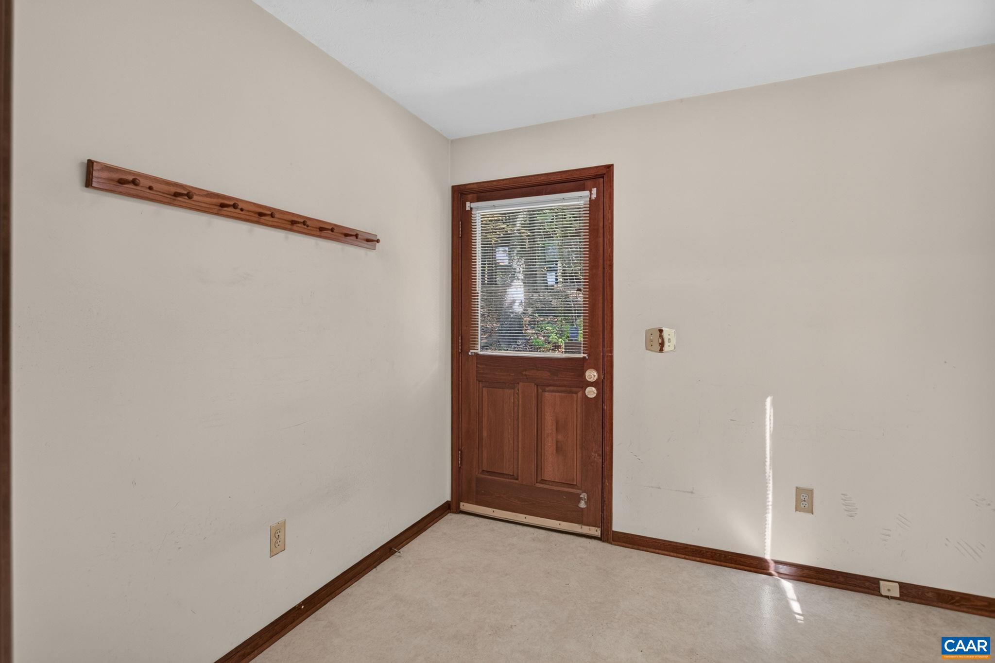 1156 Springfield Dr photo 43