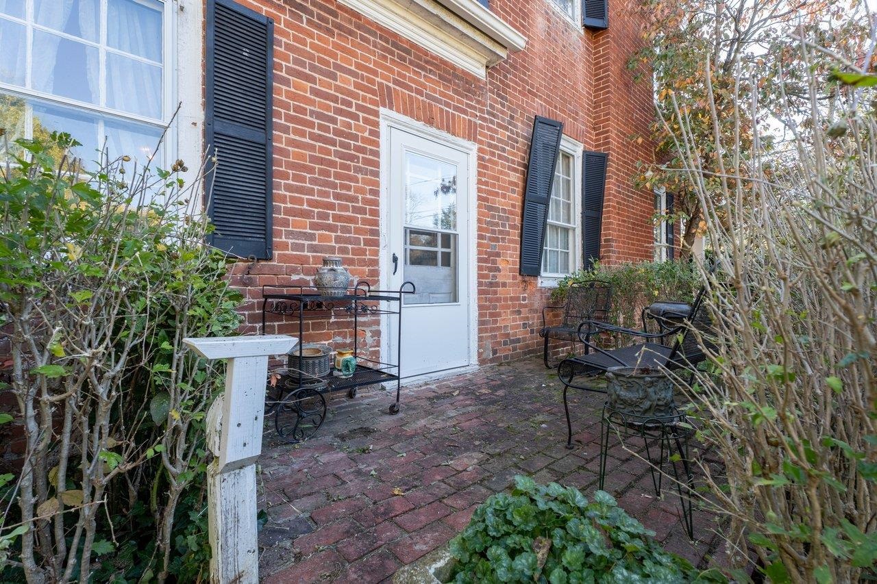 8473 Main St photo 55
