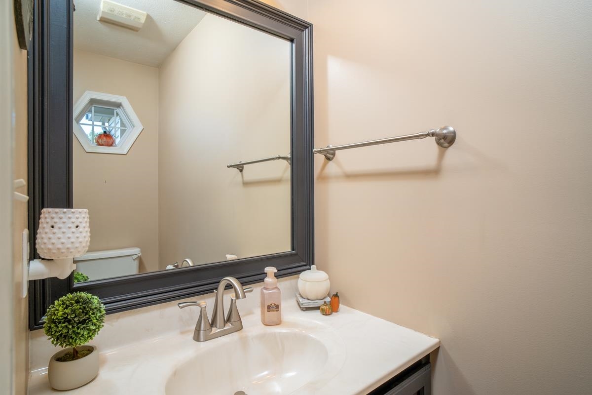 5920 Houndschase Ln photo 12