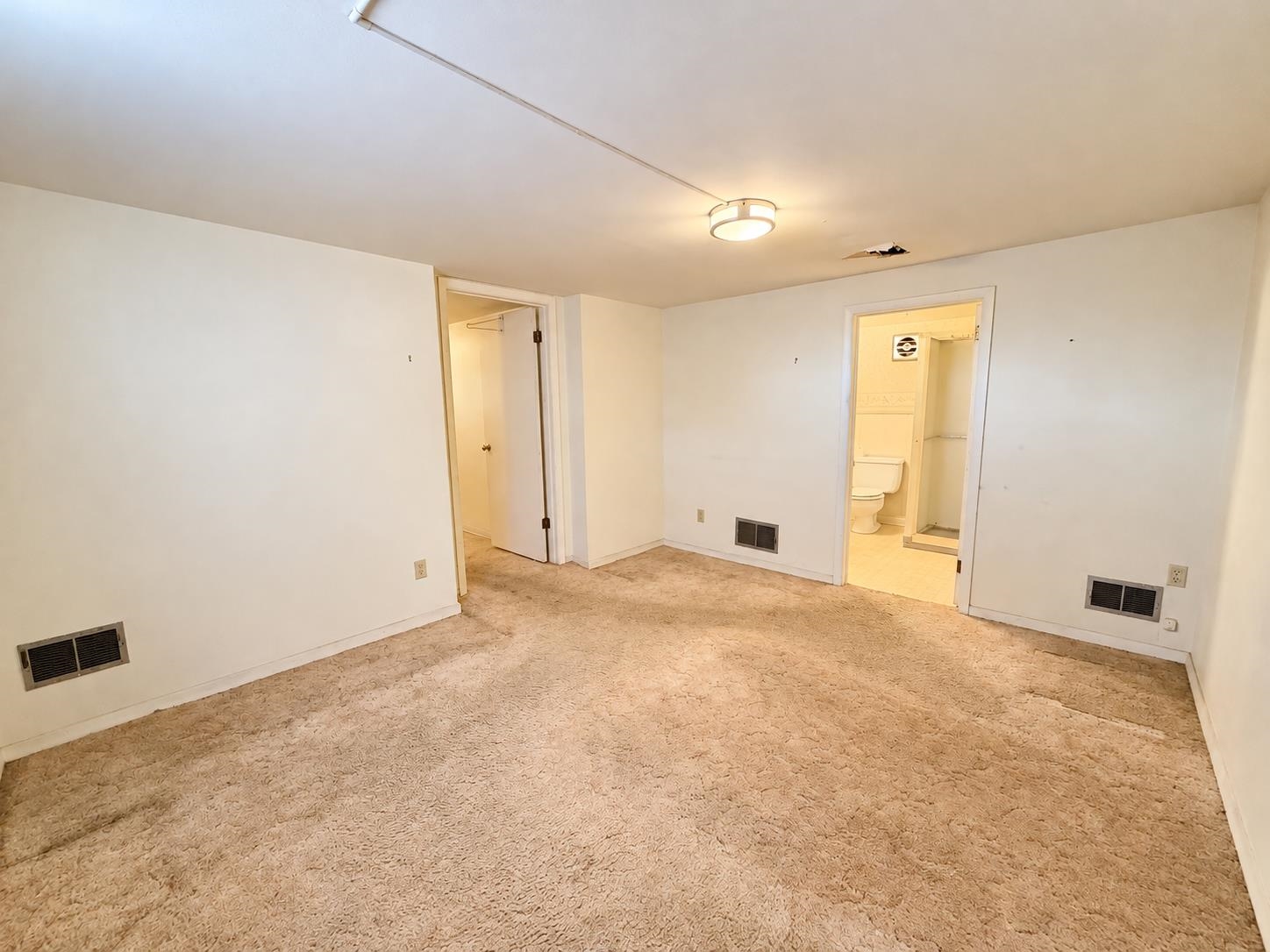 1041 Moore St photo 12
