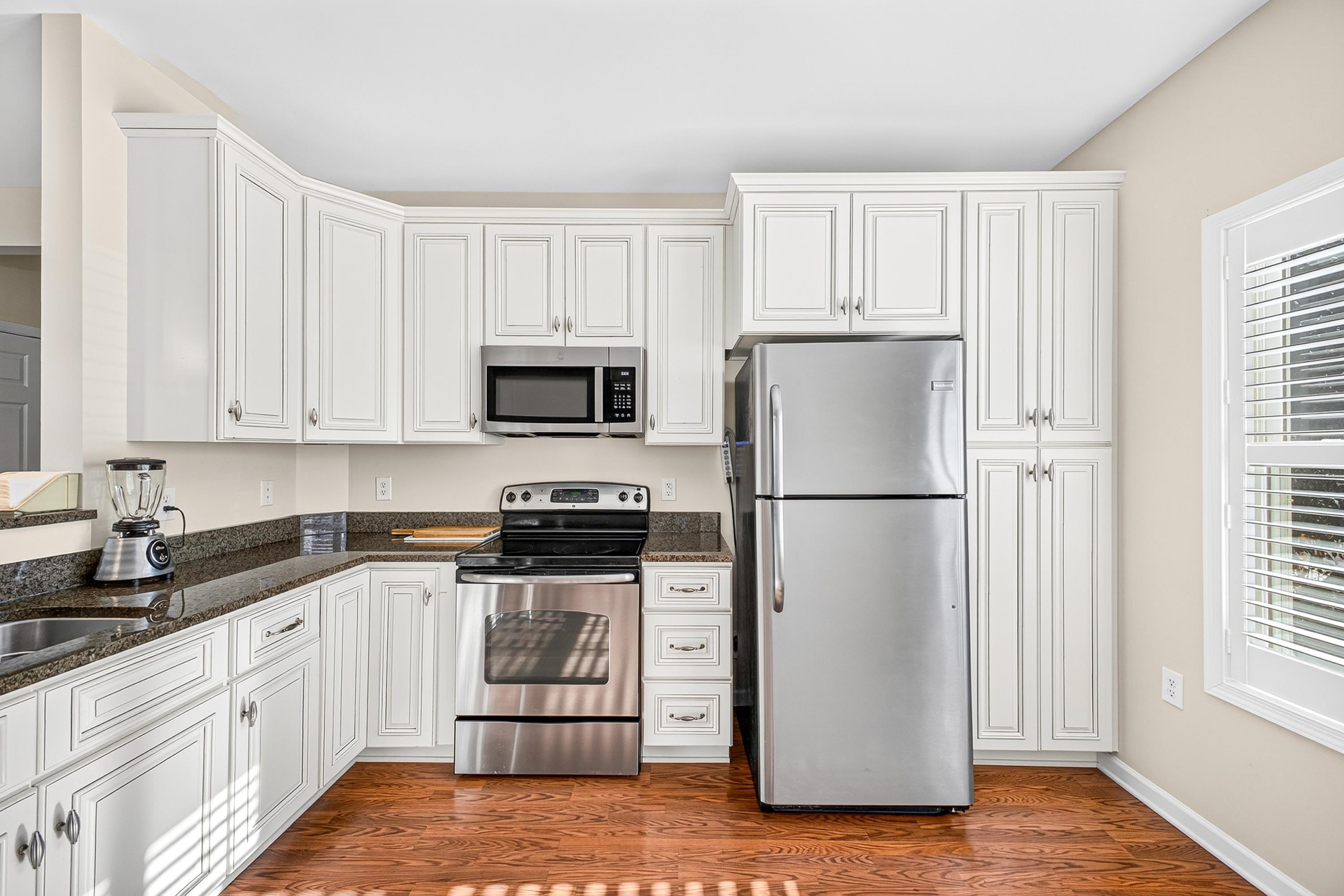1290 Constitution Ct photo 2