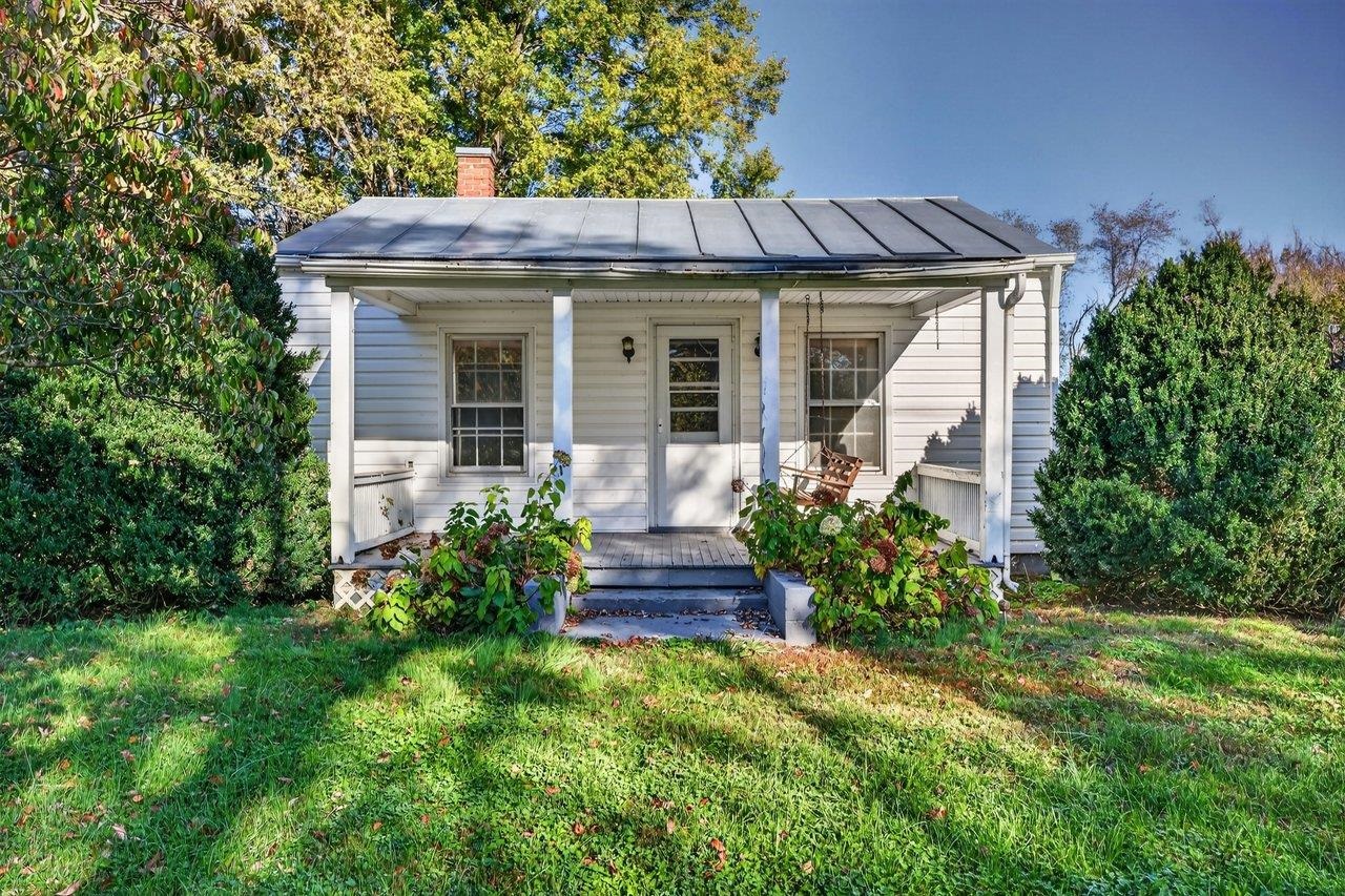 8433 Main St
