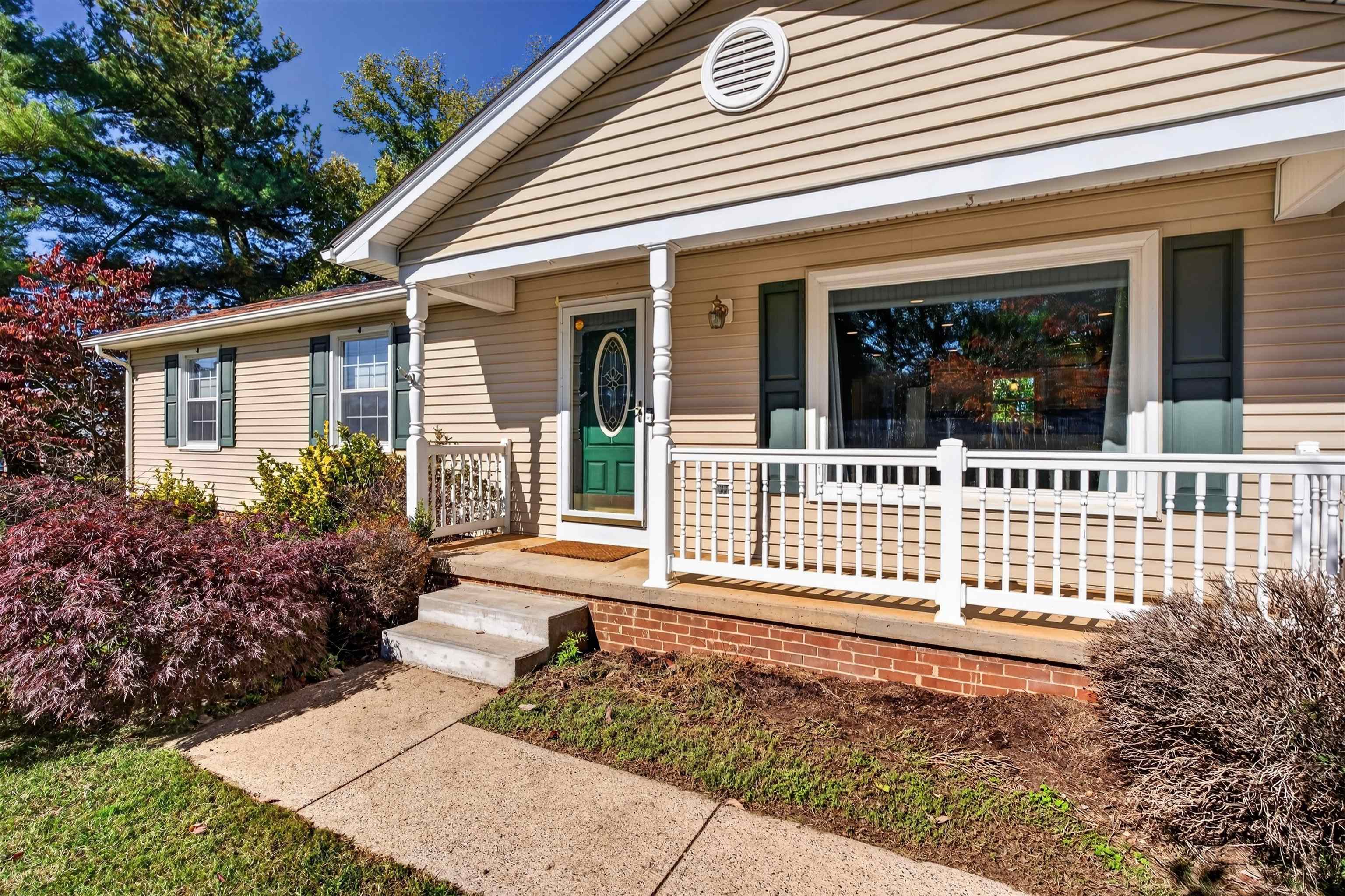 1199 Portland Dr photo 2